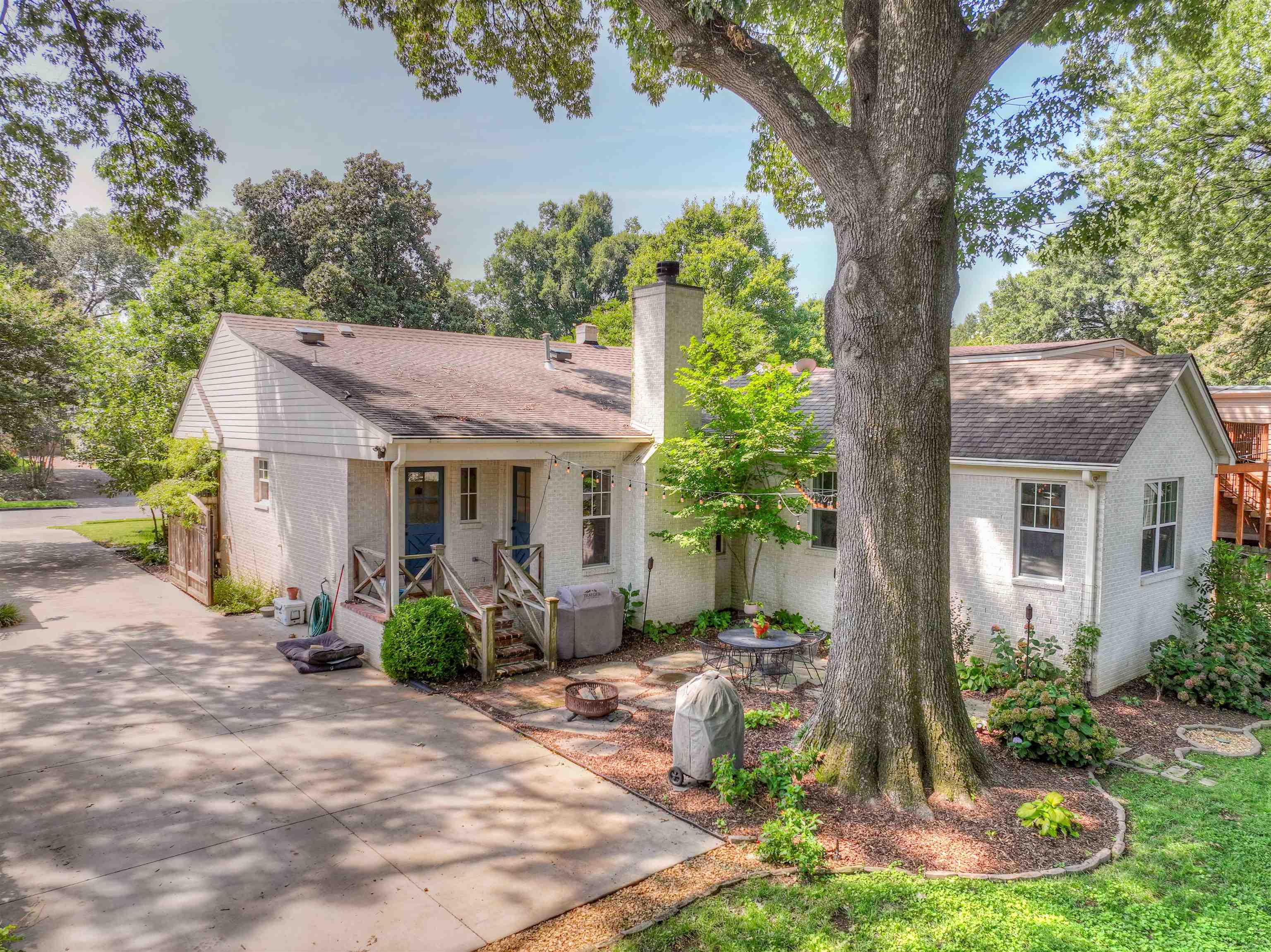 3640 MIMOSA AVE