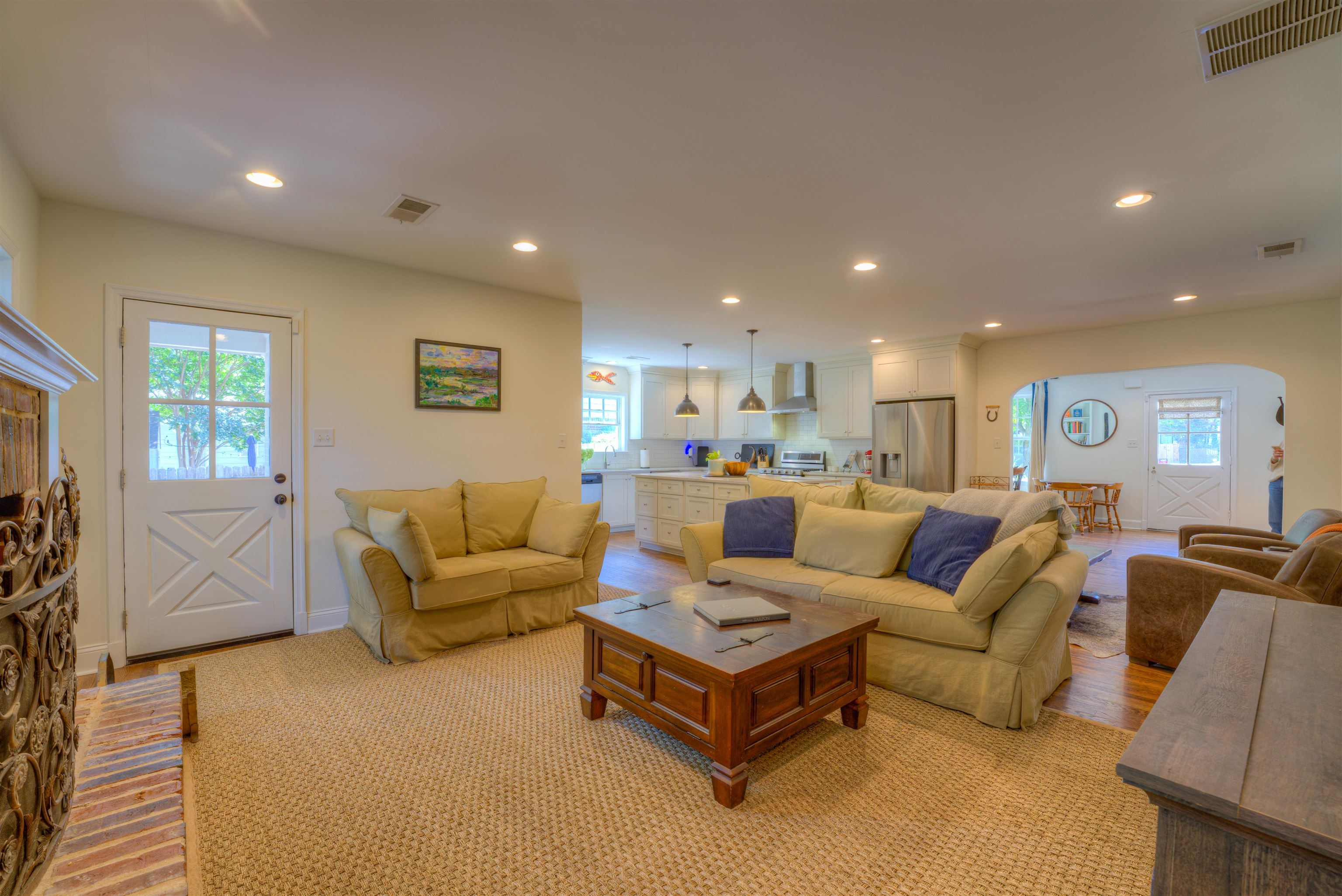 3640 MIMOSA AVE