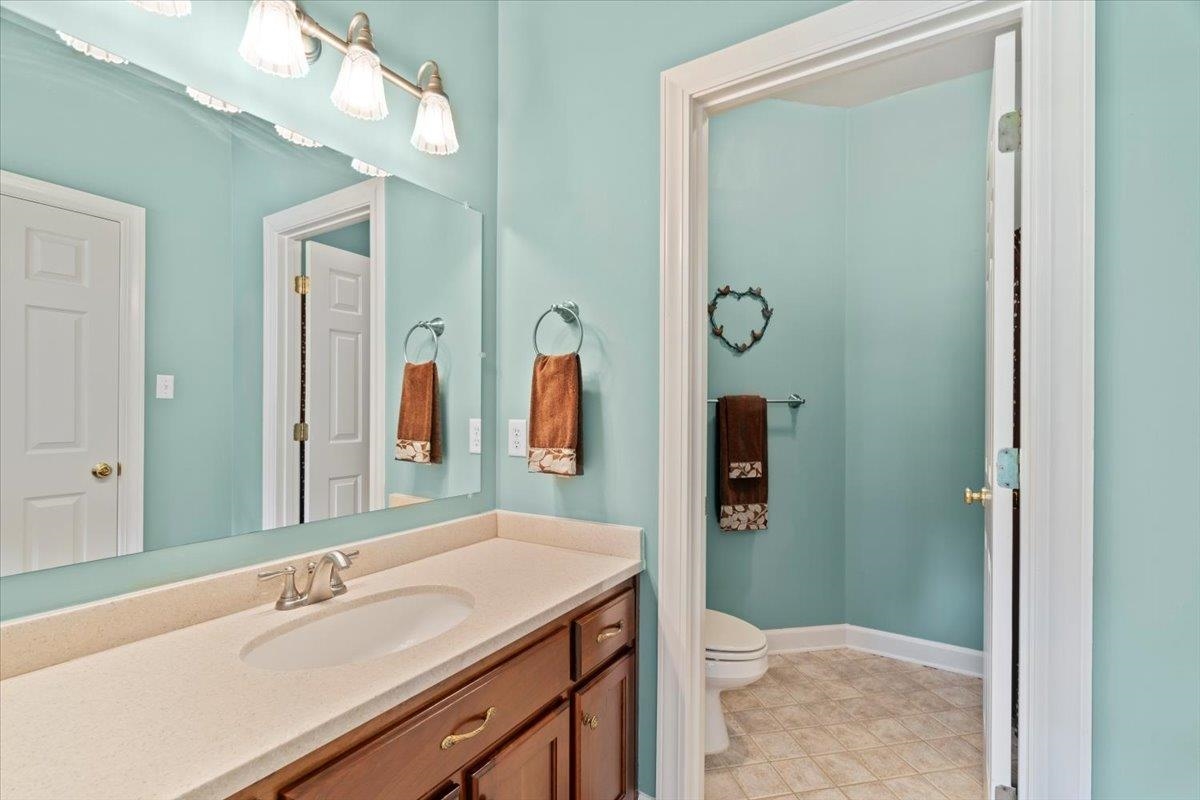 1226 OAK LAKE CIR