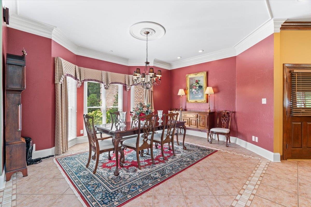 1226 OAK LAKE CIR