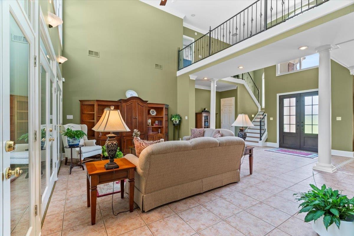 1226 OAK LAKE CIR