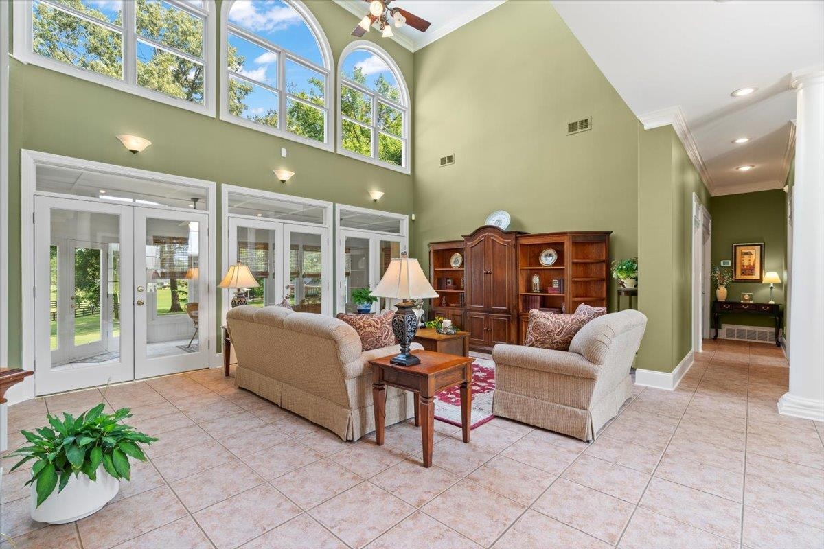 1226 OAK LAKE CIR