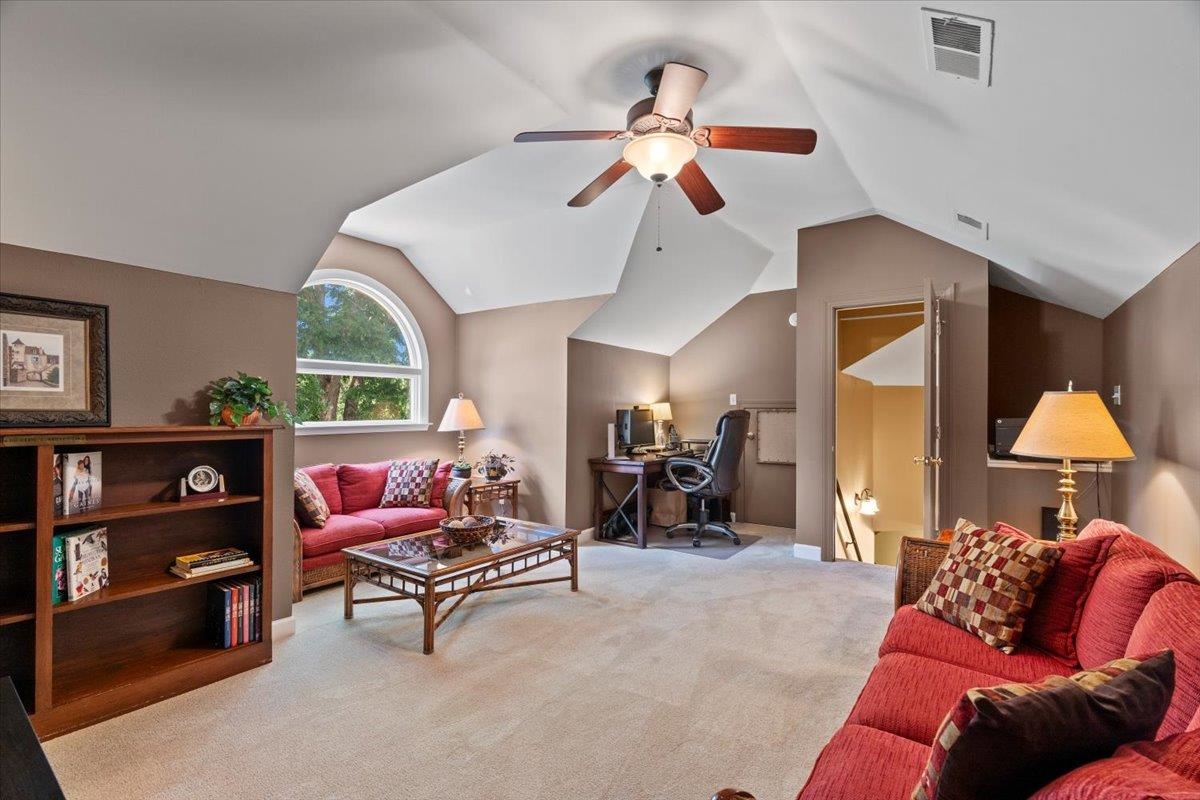 1226 OAK LAKE CIR