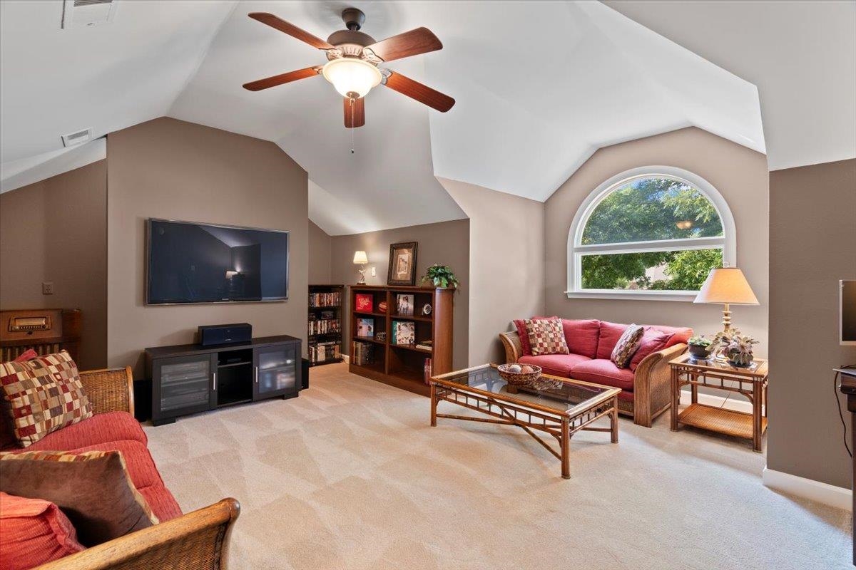 1226 OAK LAKE CIR