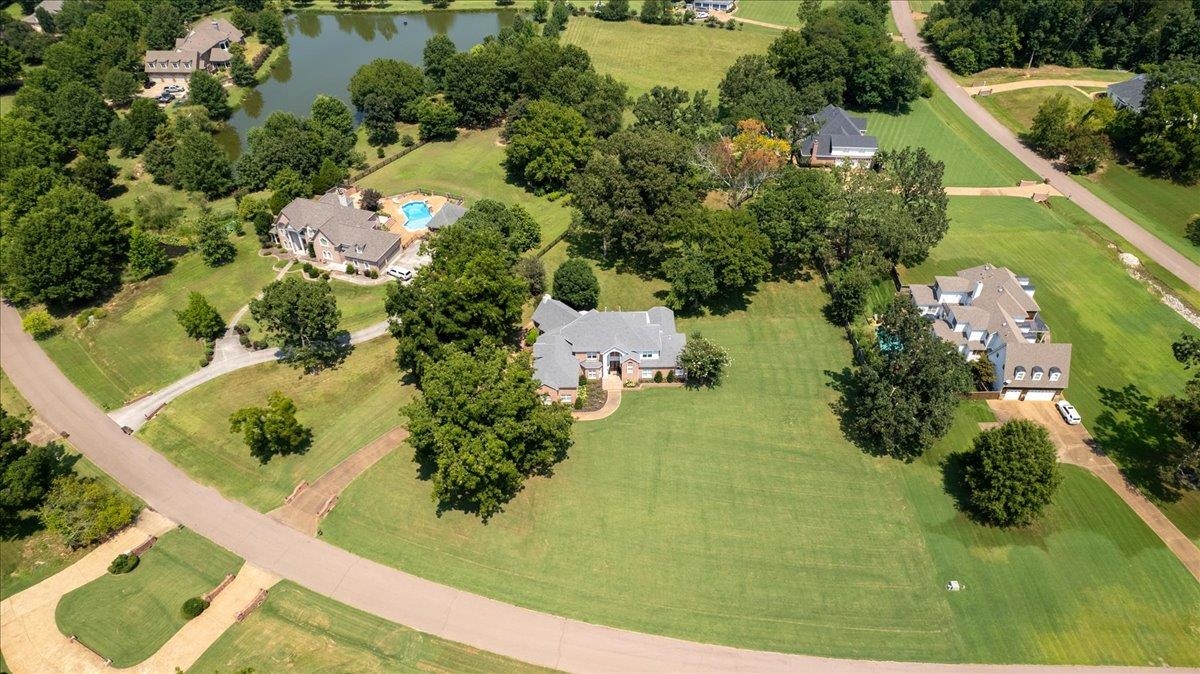 1226 OAK LAKE CIR