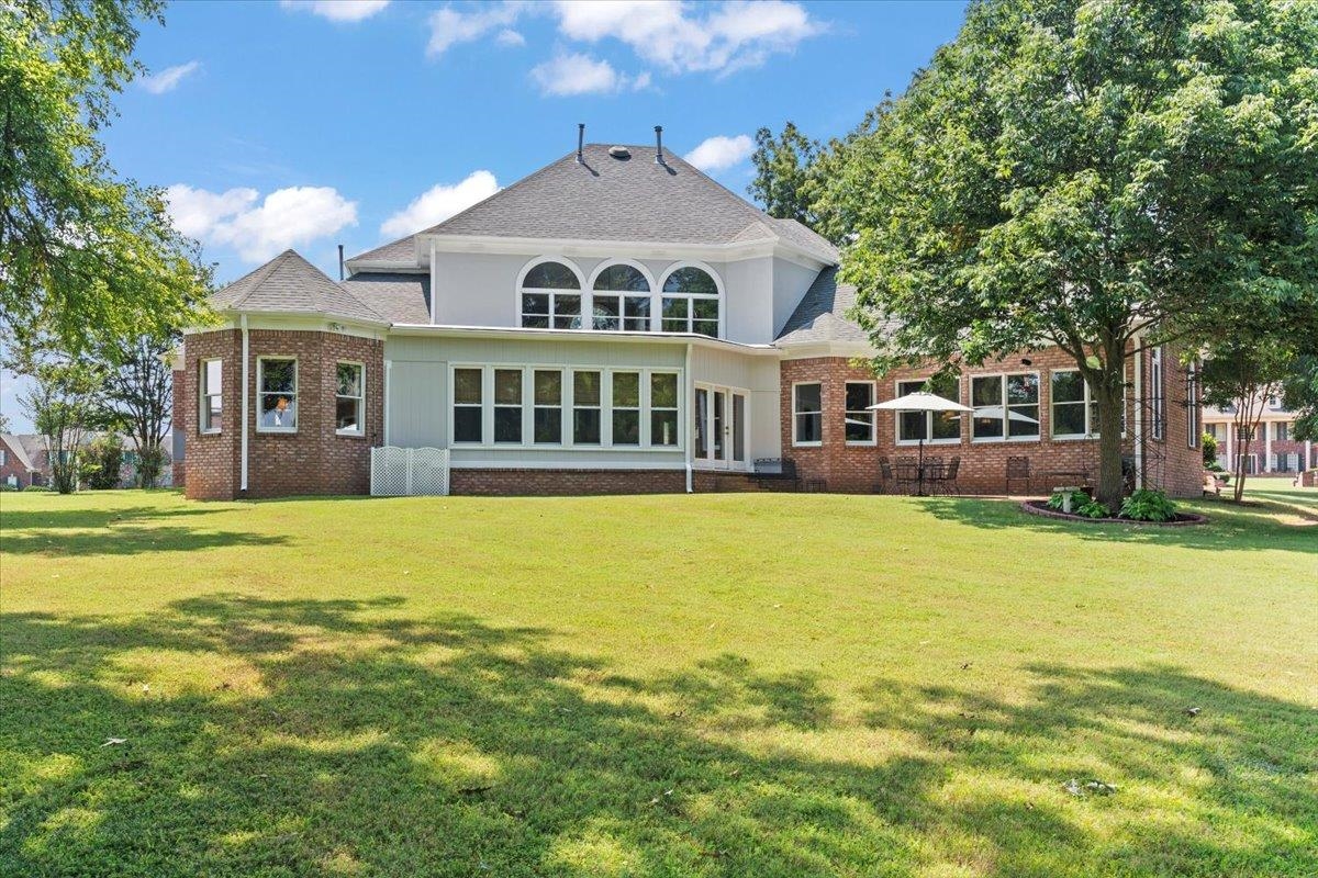1226 OAK LAKE CIR