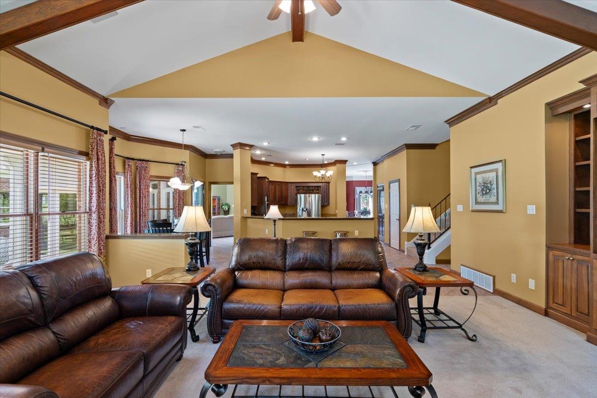 1226 OAK LAKE CIR