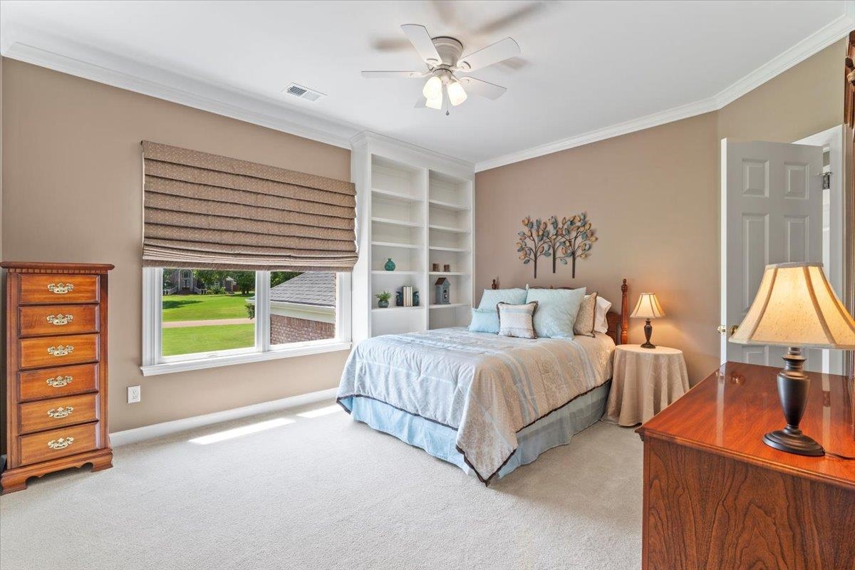 1226 OAK LAKE CIR