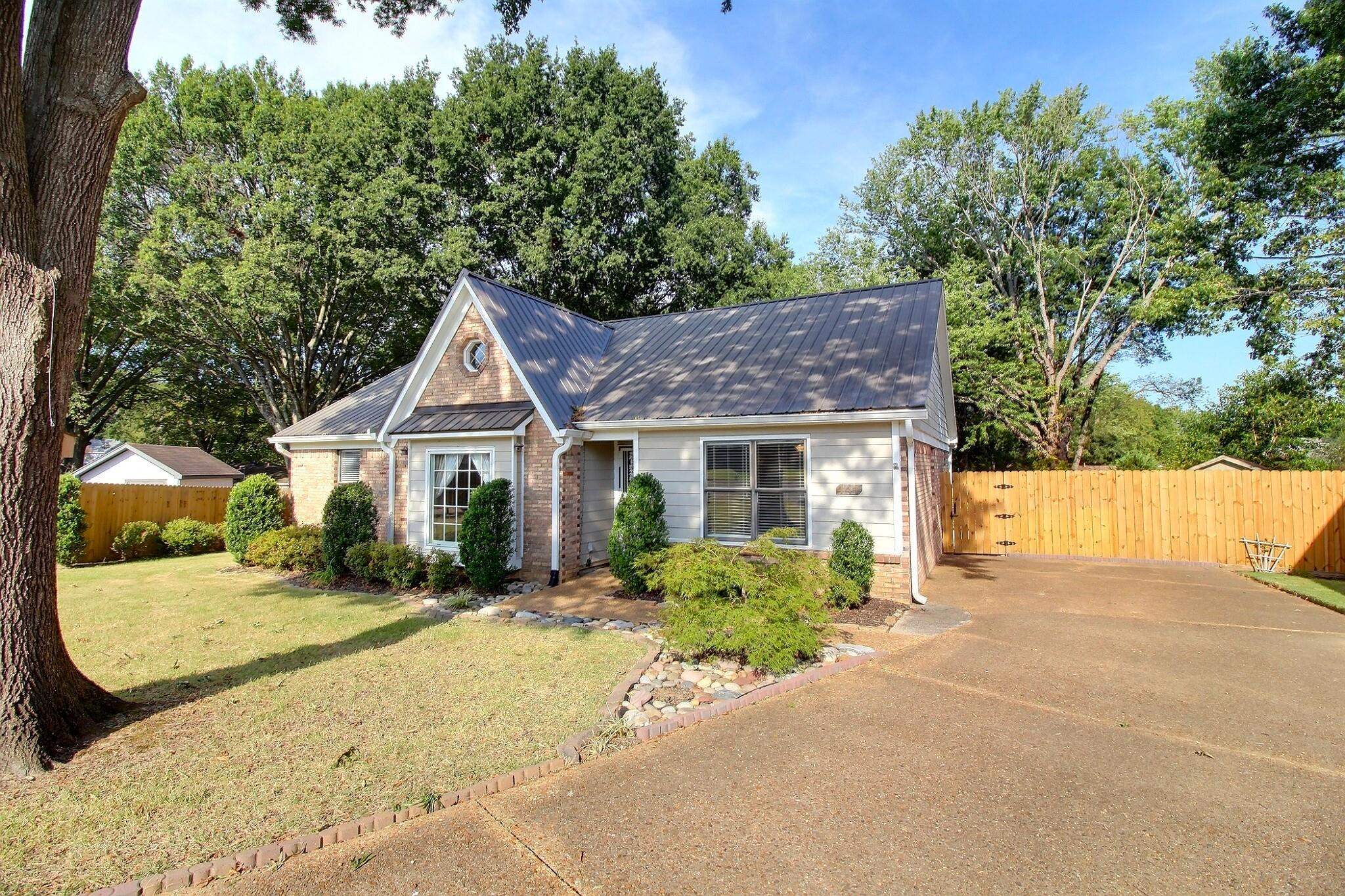 441 TAYLORS WAY