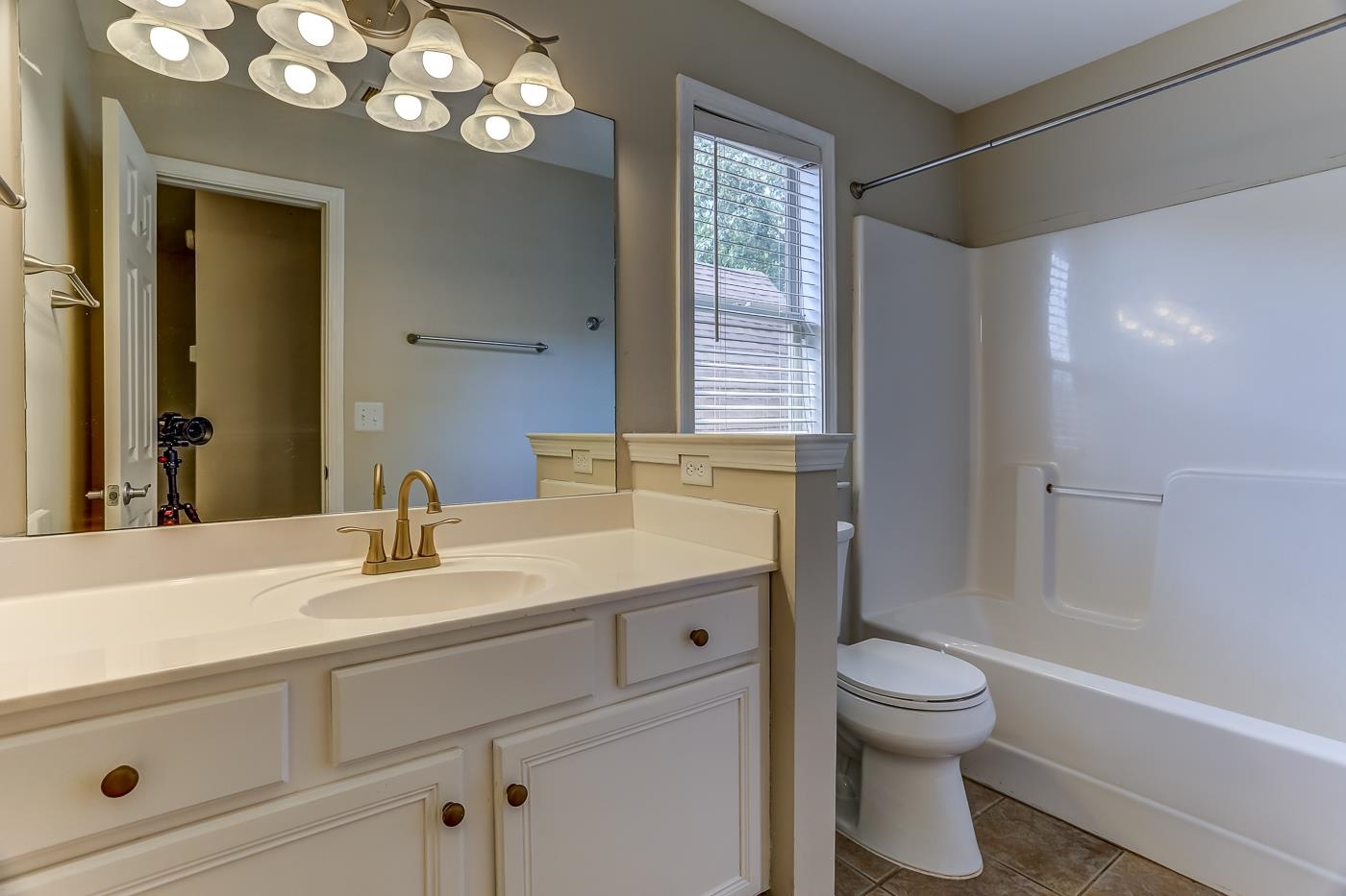 1216 MISTY ISLE DR