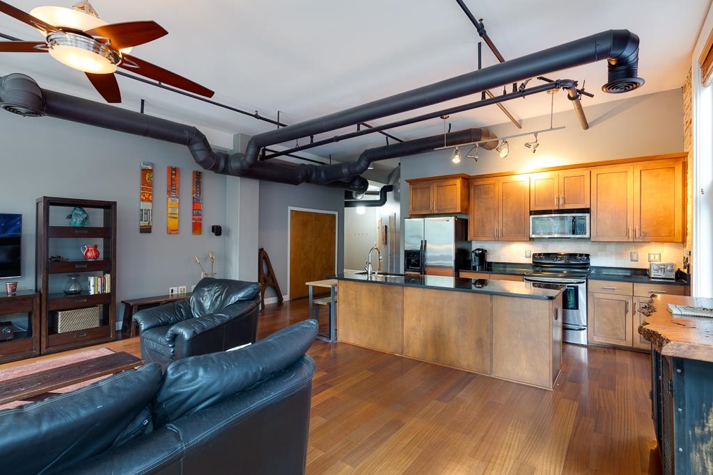 92 S MAIN ST Unit: 203