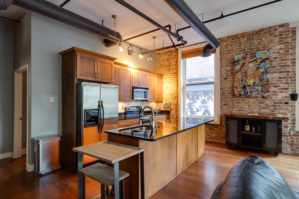 92 S MAIN ST Unit: 203