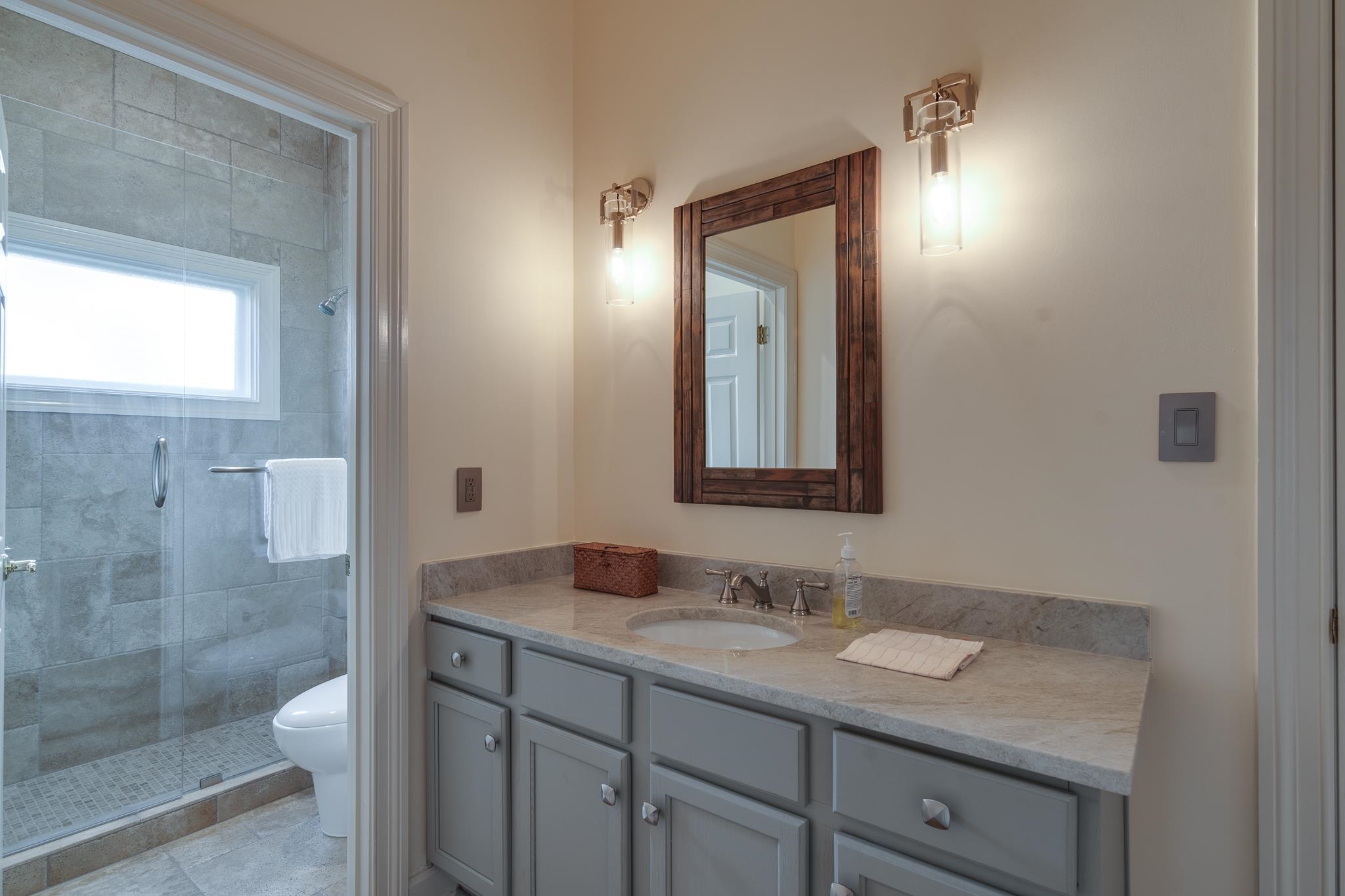 7254 OAKVILLE DR