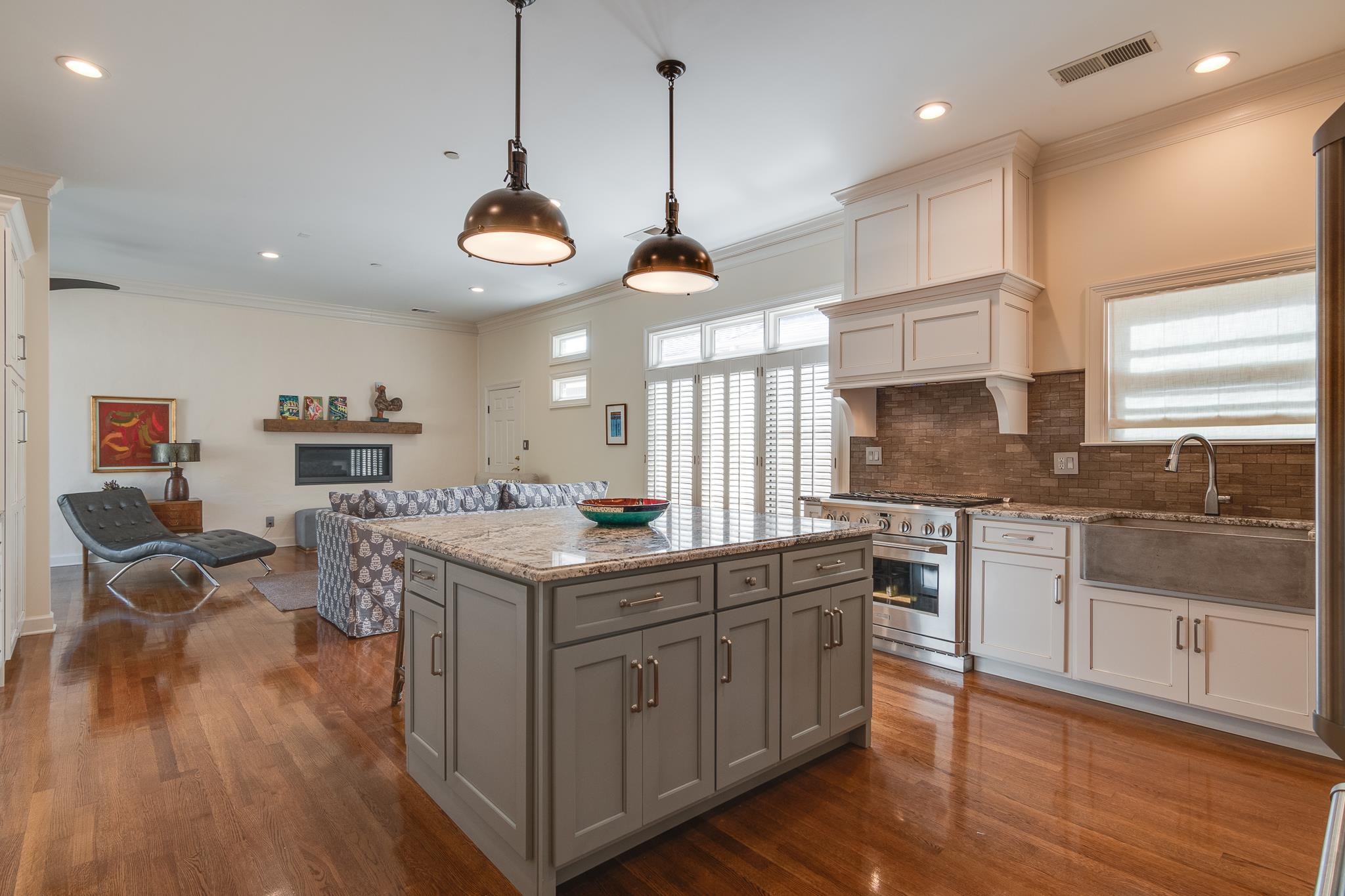 7254 OAKVILLE DR