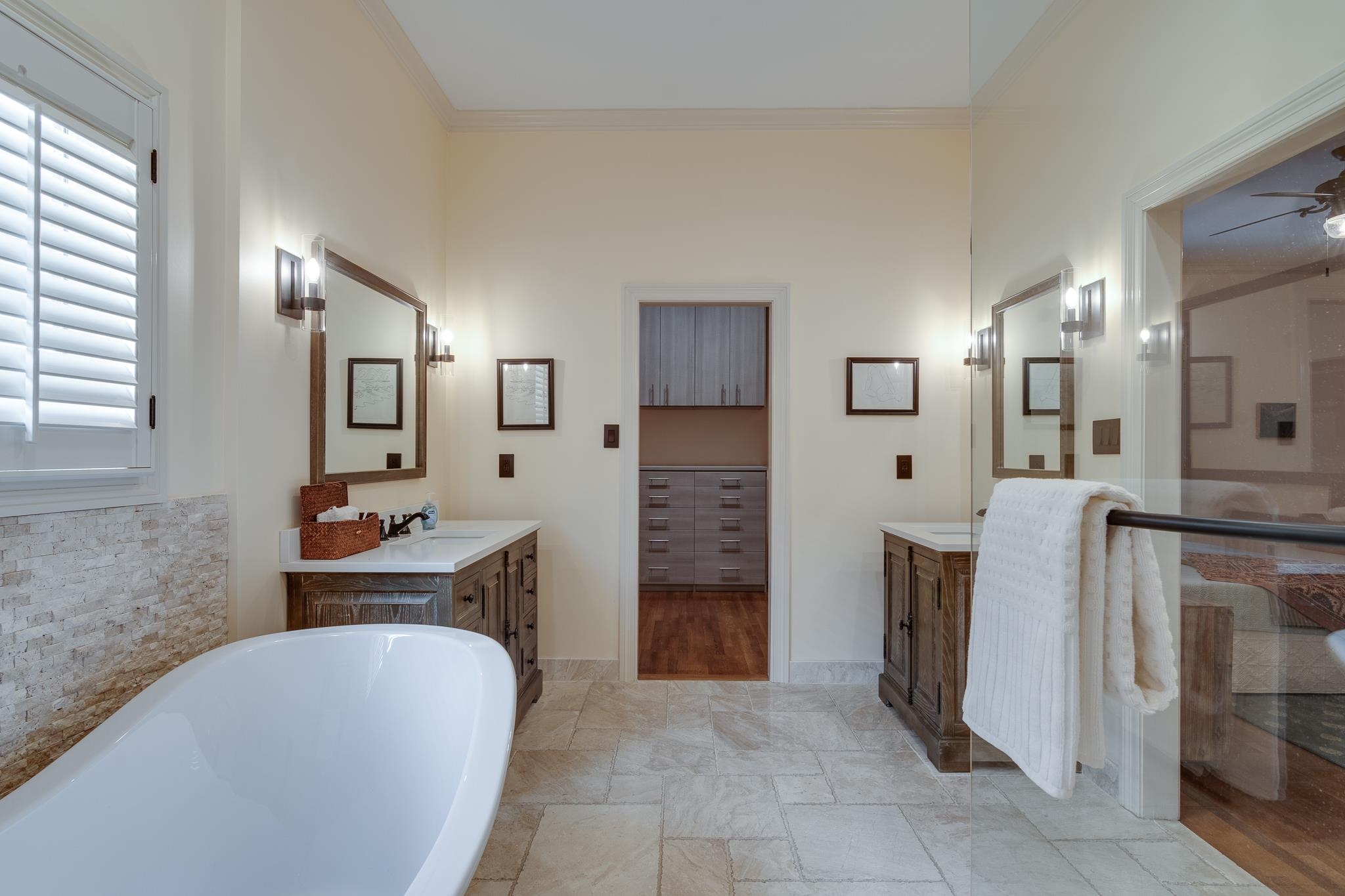 7254 OAKVILLE DR