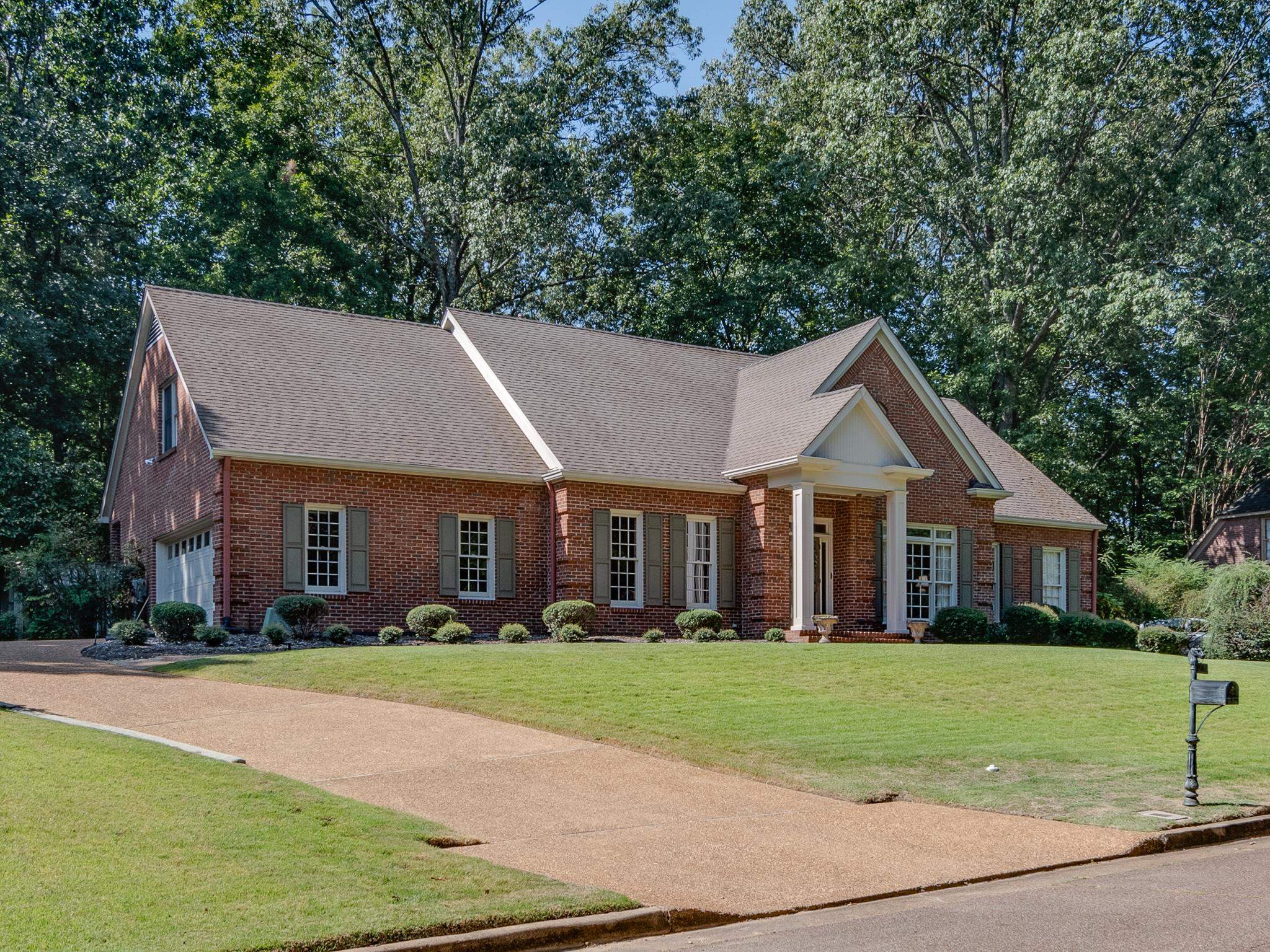 7063 MAY WOODS LN