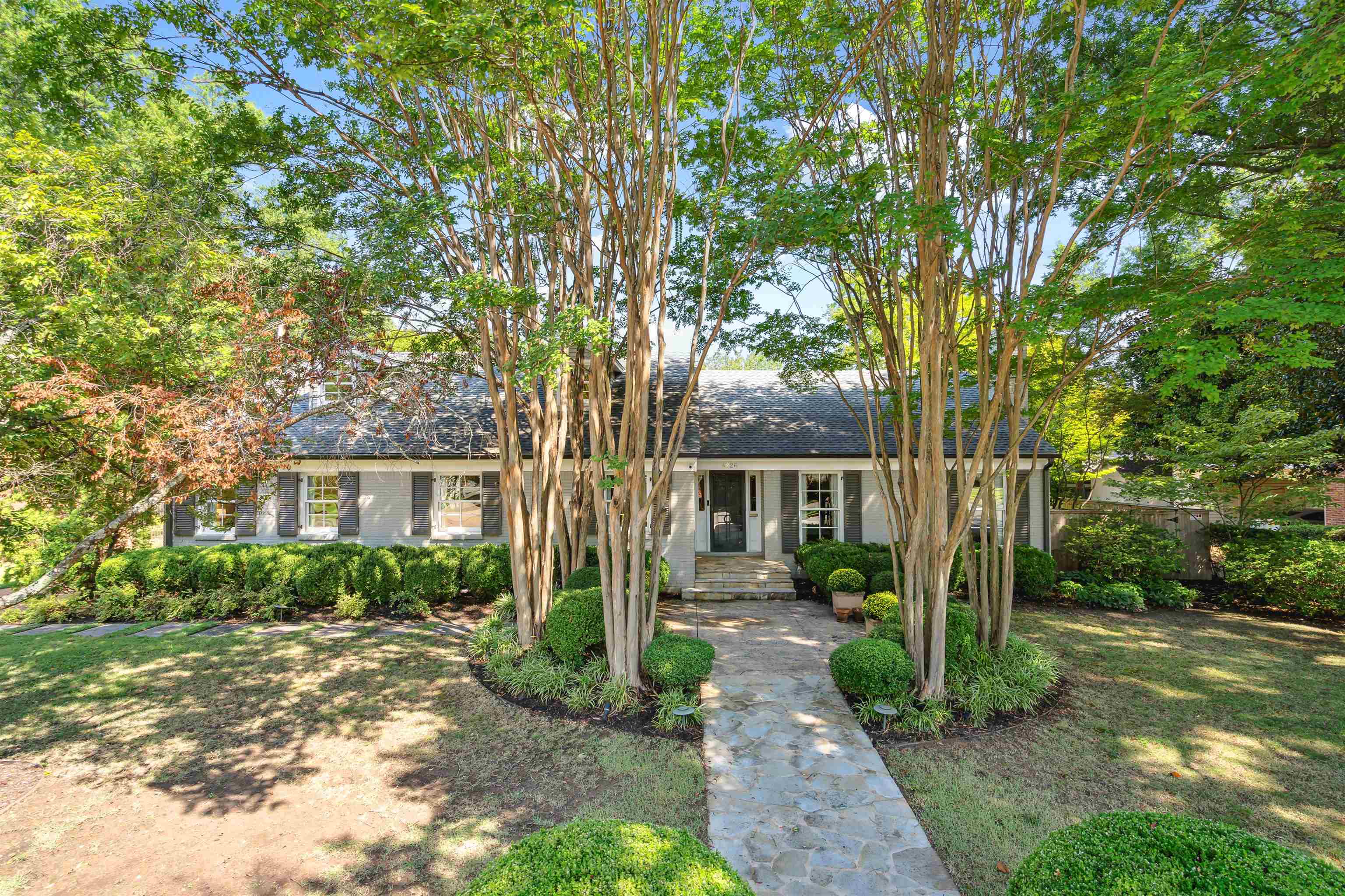 4226 LONG LEAF DR