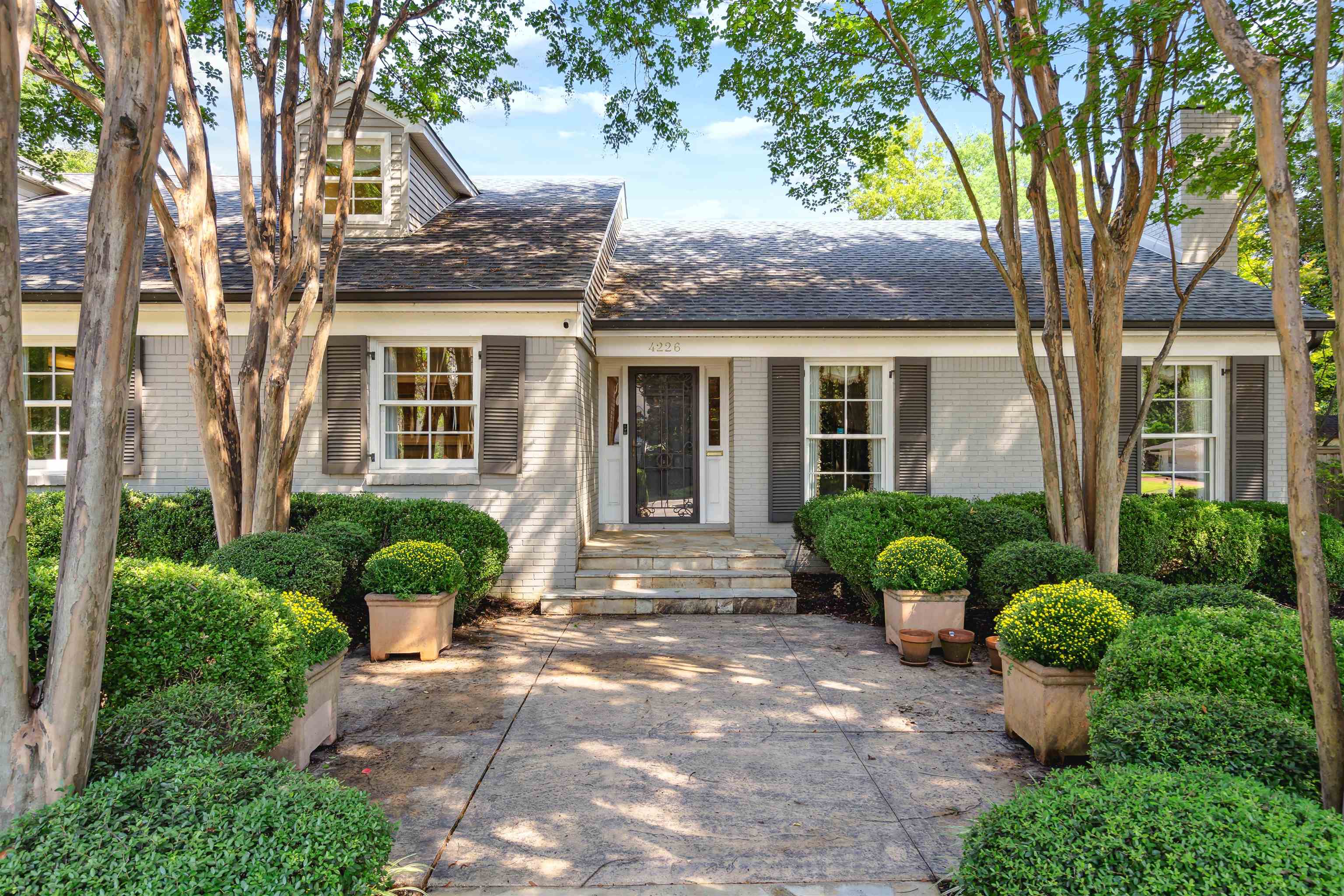 4226 LONG LEAF DR