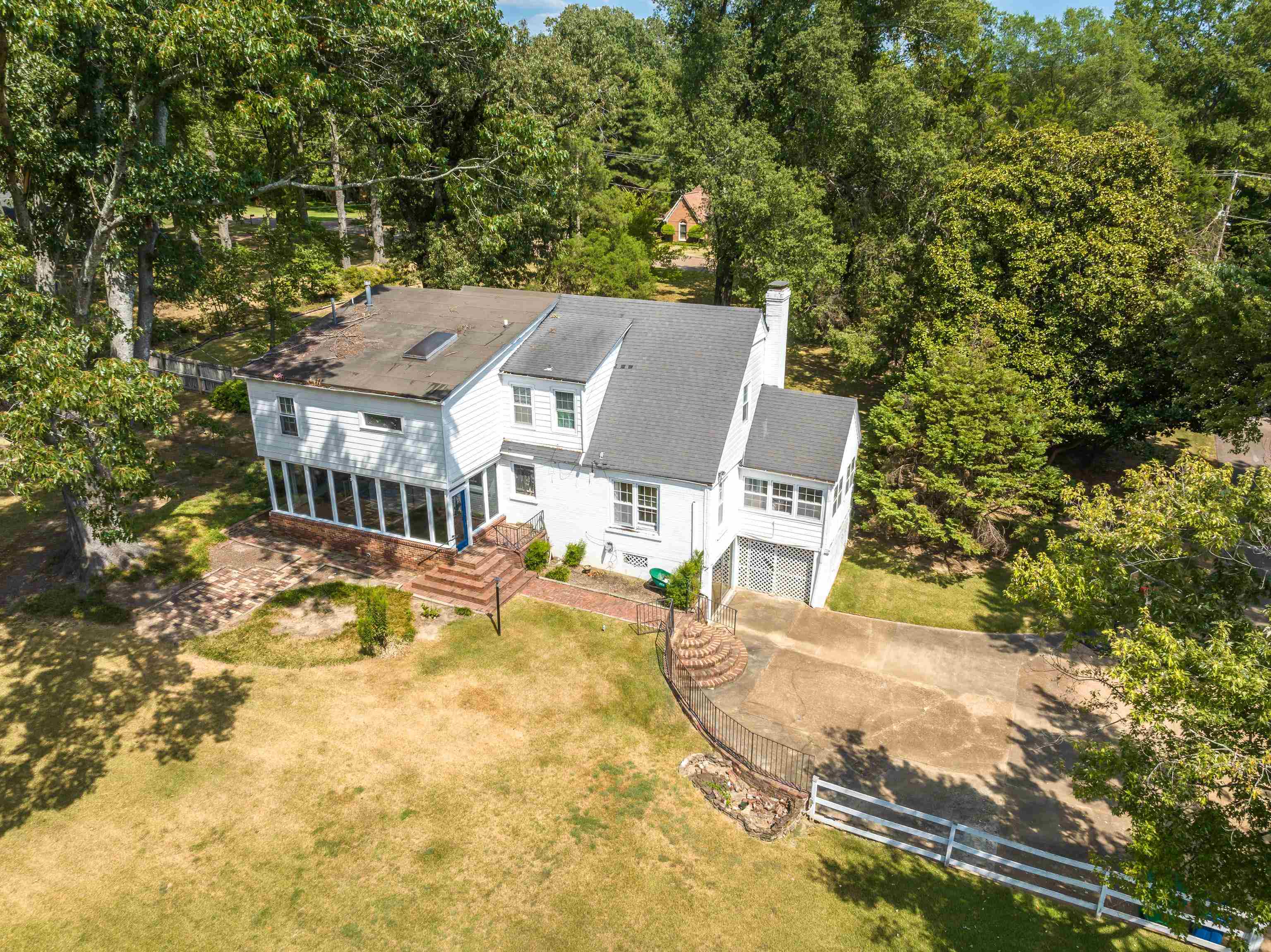 2099 SUNSET RD