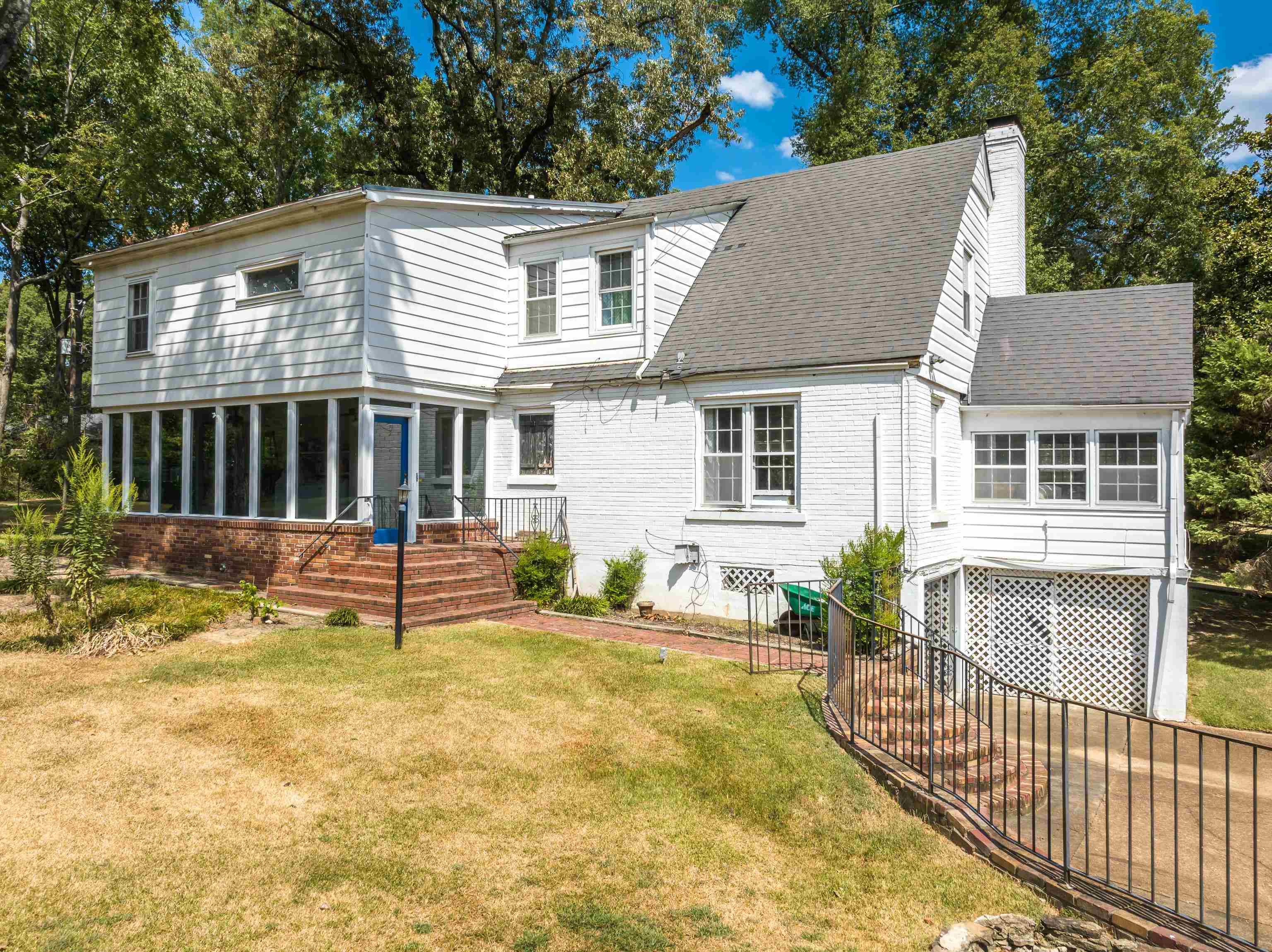 2099 SUNSET RD