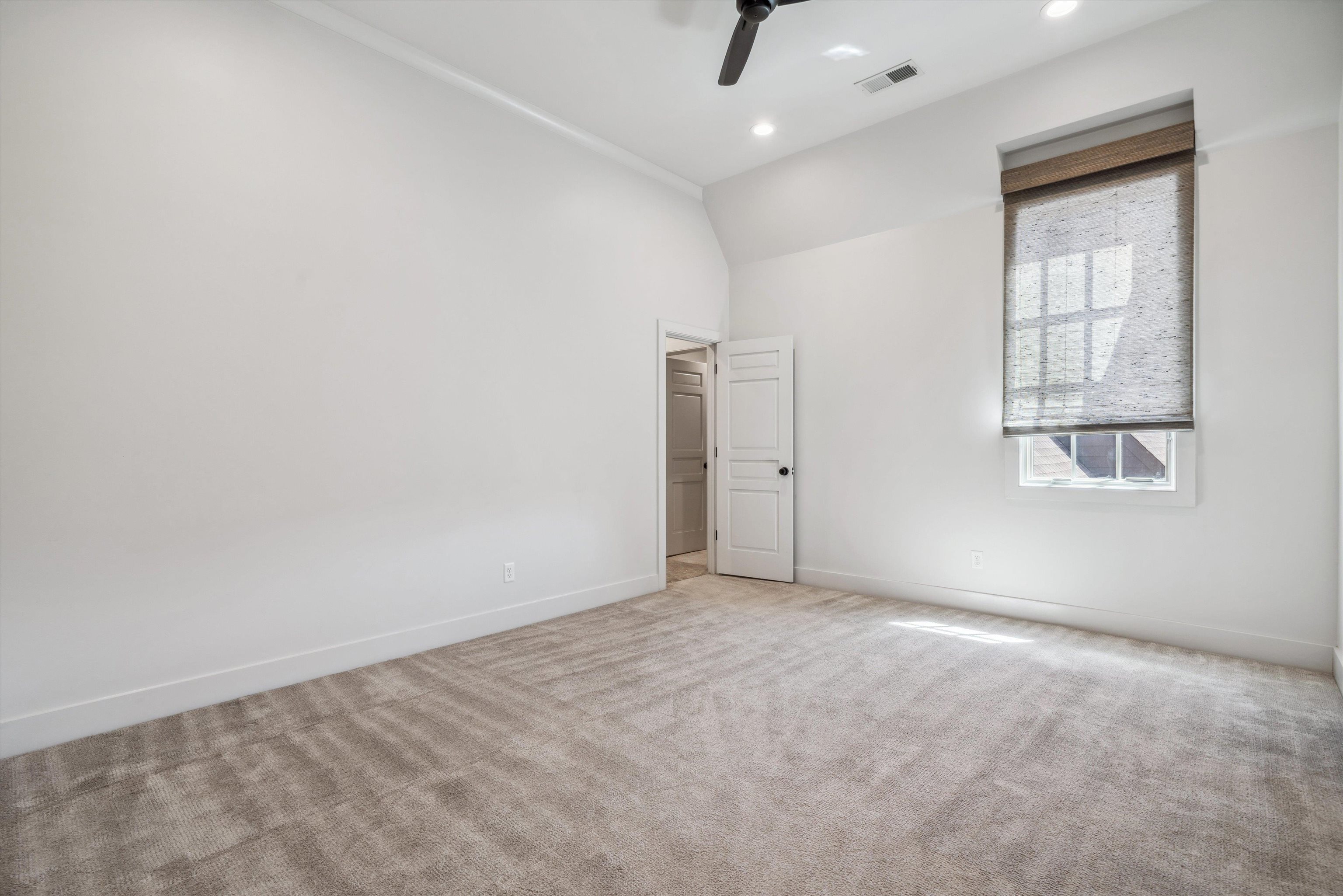 3096 CHAPEL WOODS CV