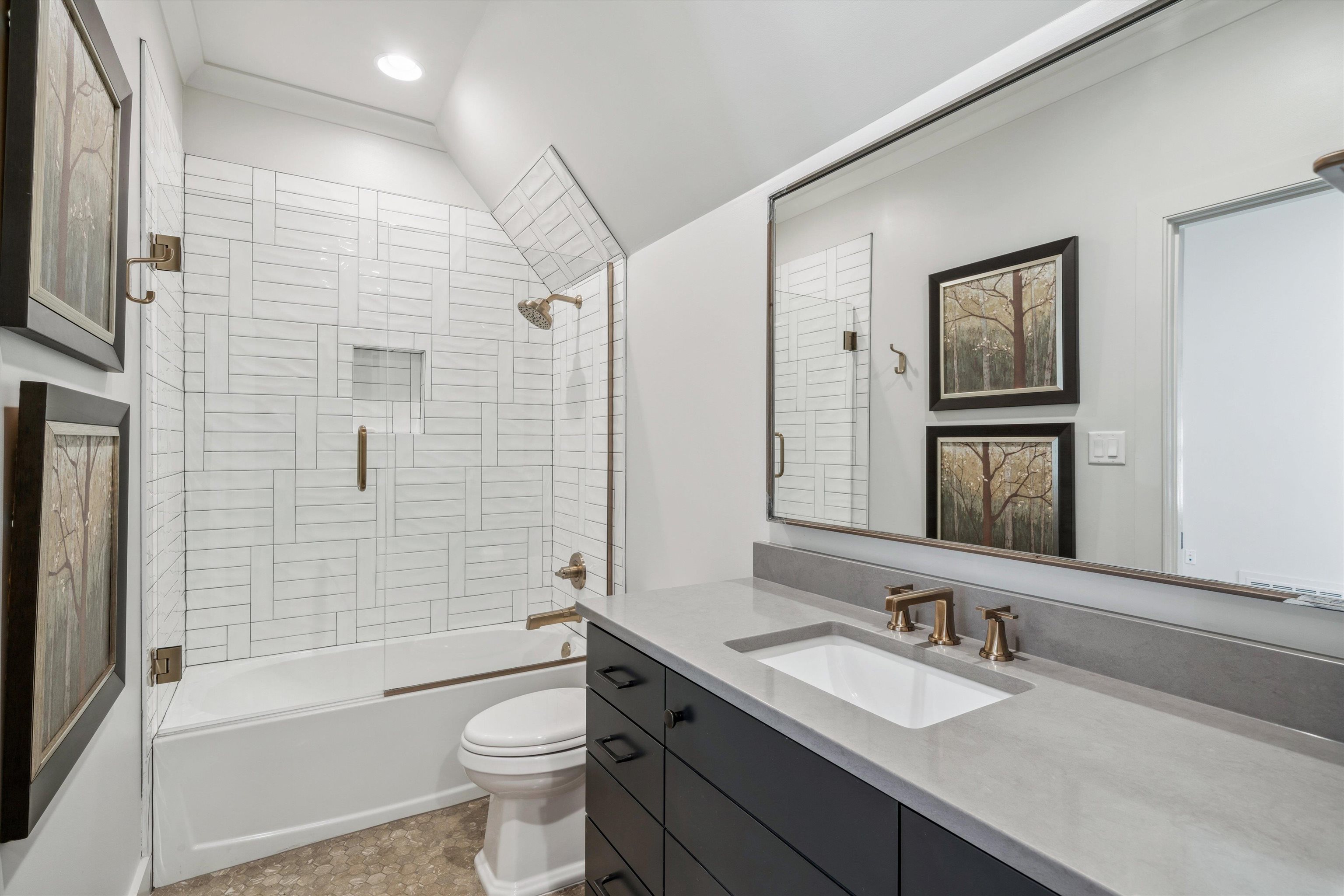 3096 CHAPEL WOODS CV