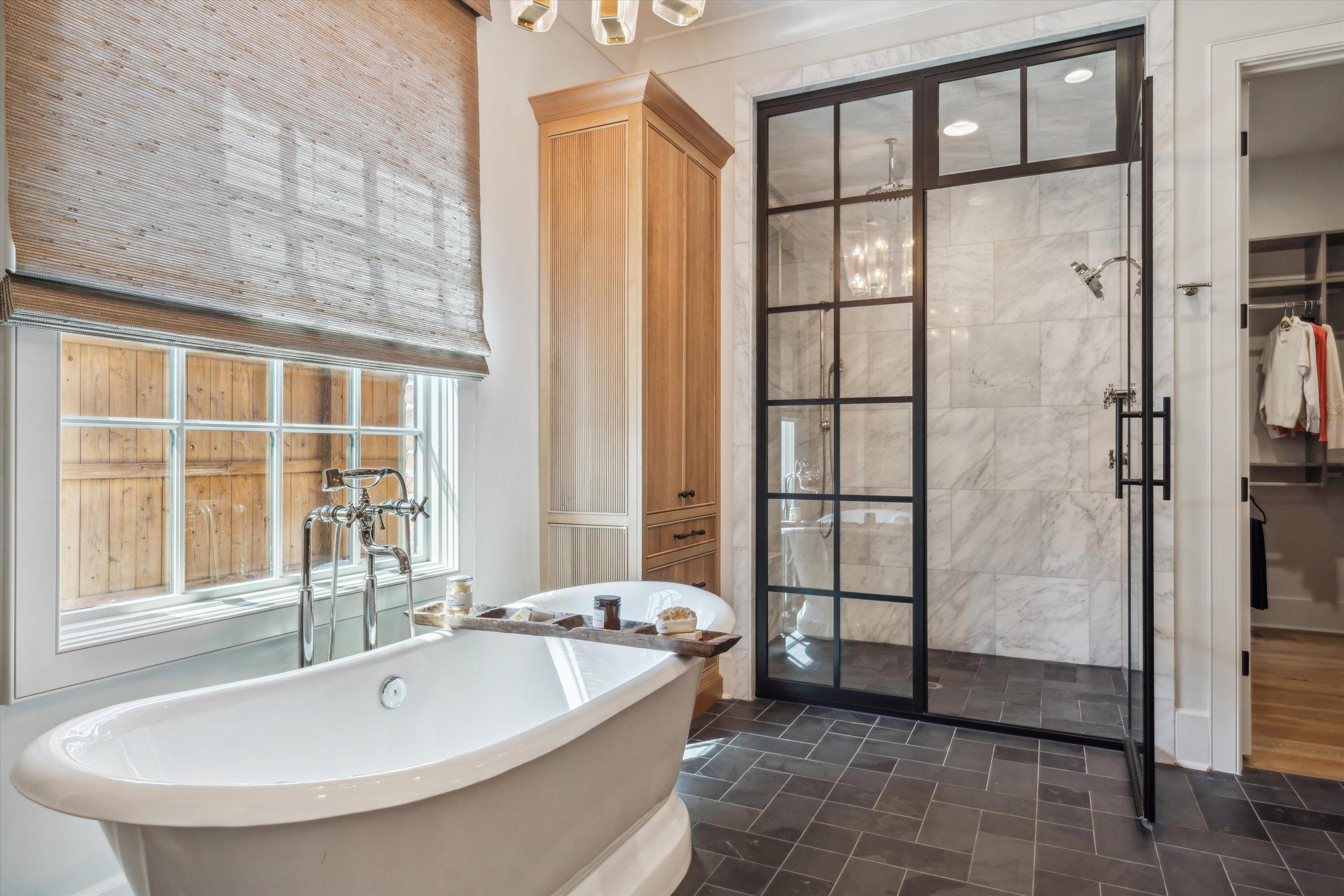 3096 CHAPEL WOODS CV