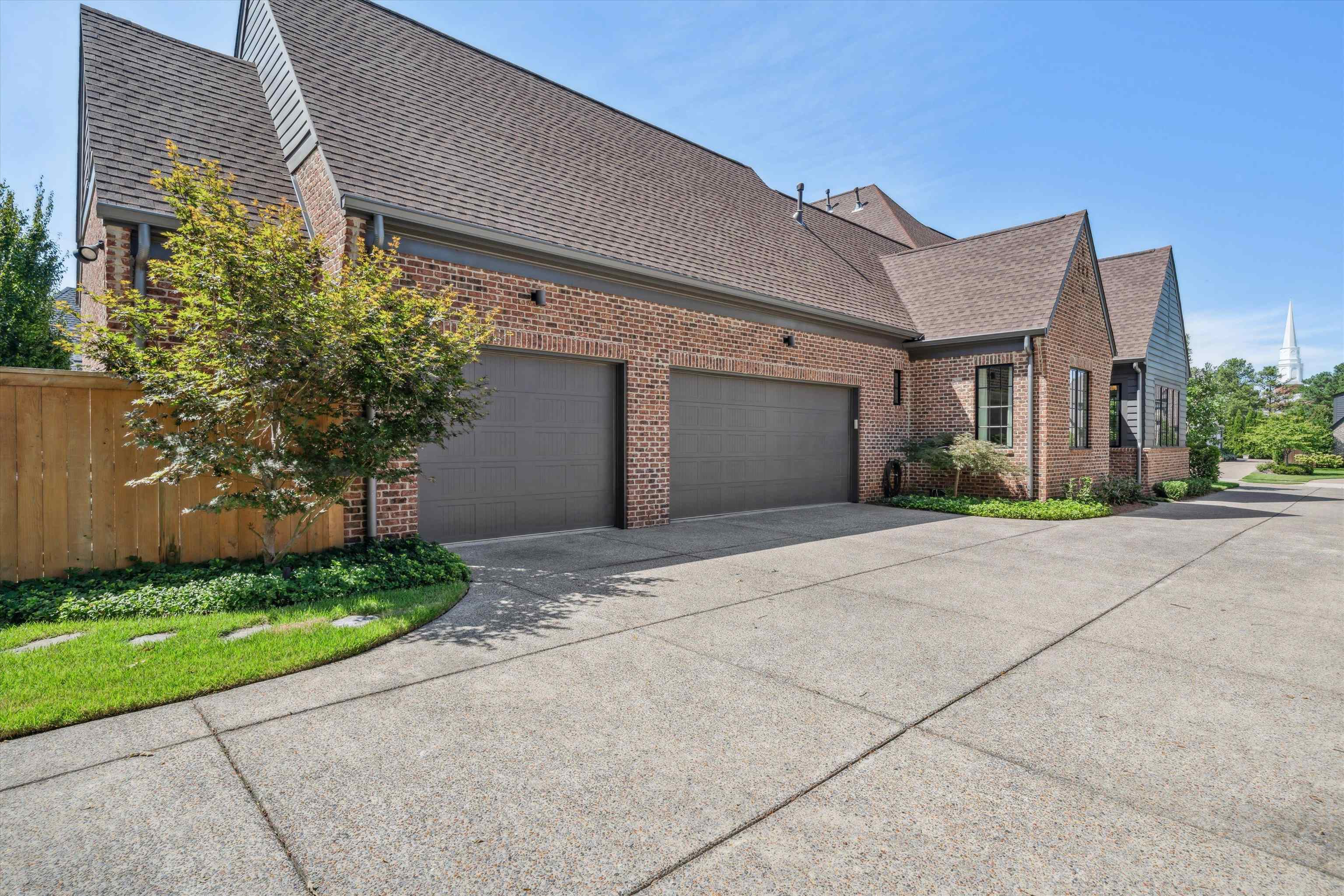 3096 CHAPEL WOODS CV