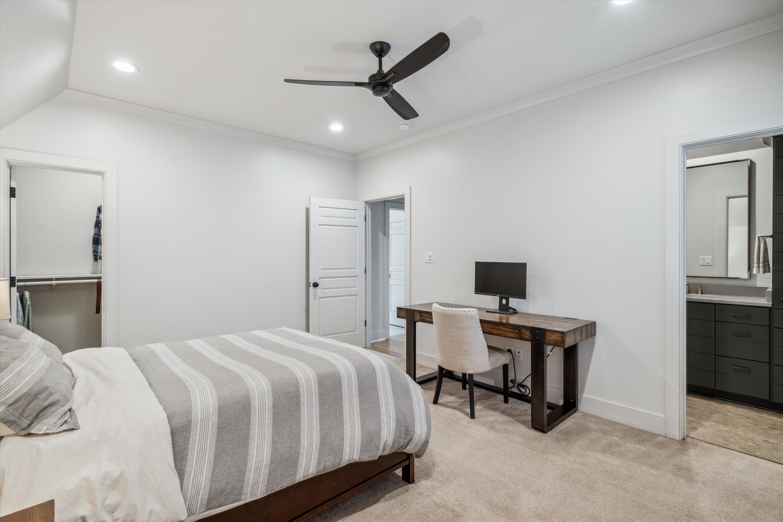 3096 CHAPEL WOODS CV