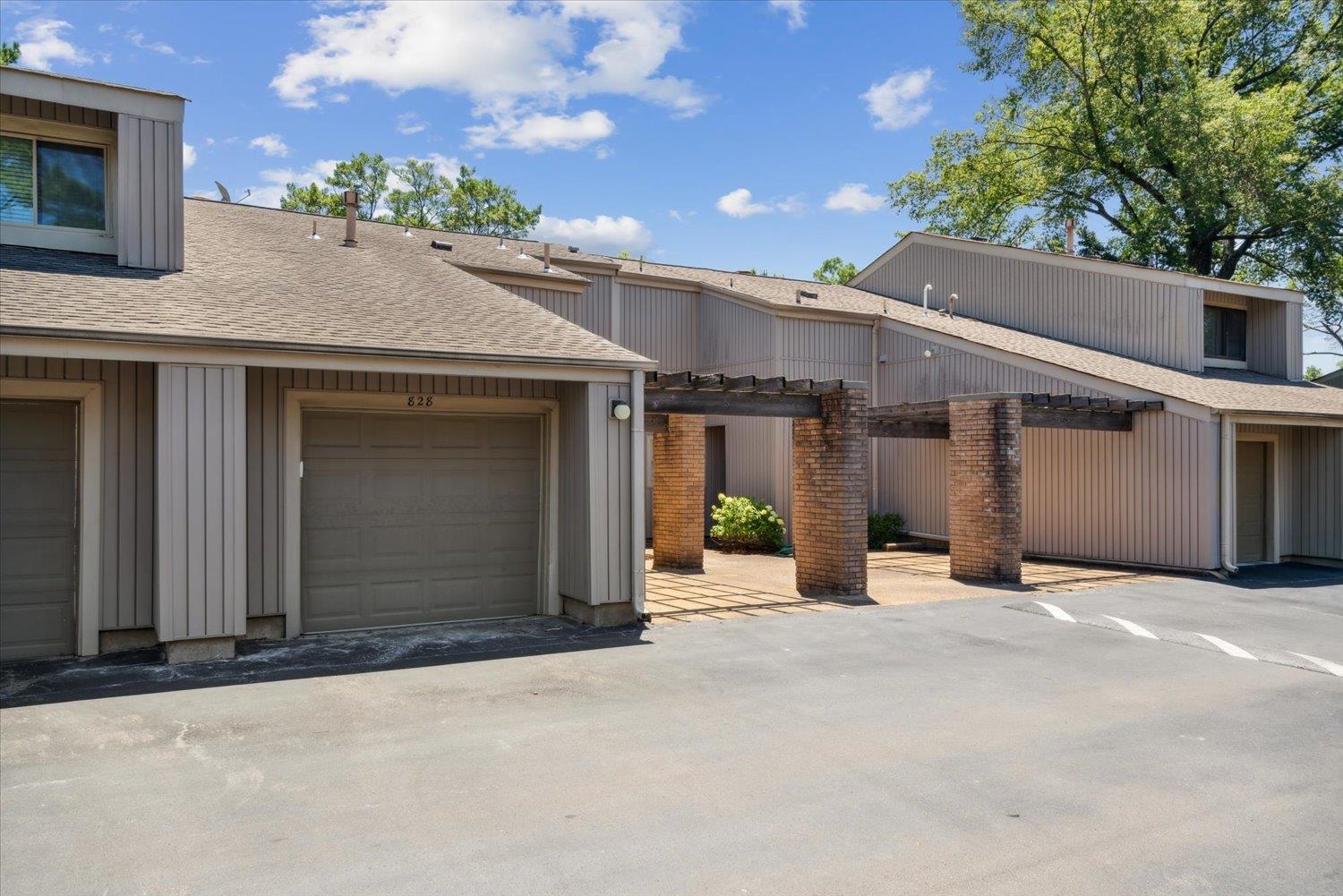 828 CREEKSIDE DR Unit: 2403