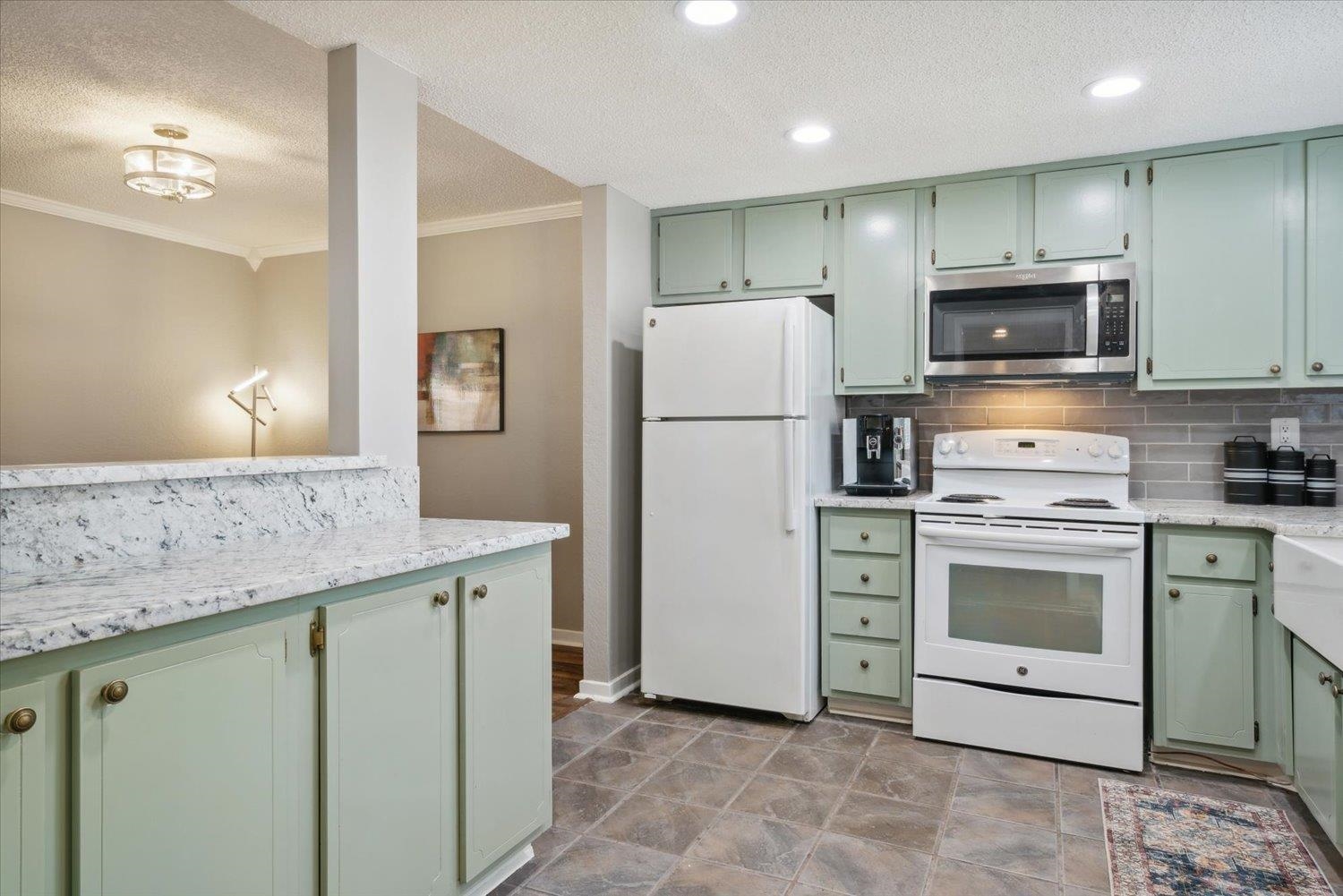 828 CREEKSIDE DR Unit: 2403