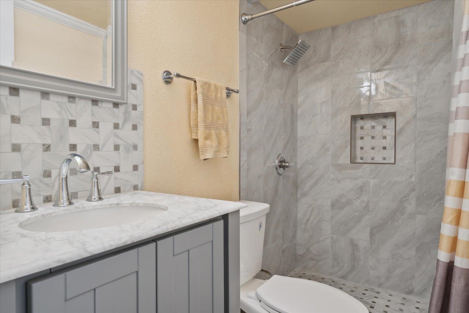 828 CREEKSIDE DR Unit: 2403