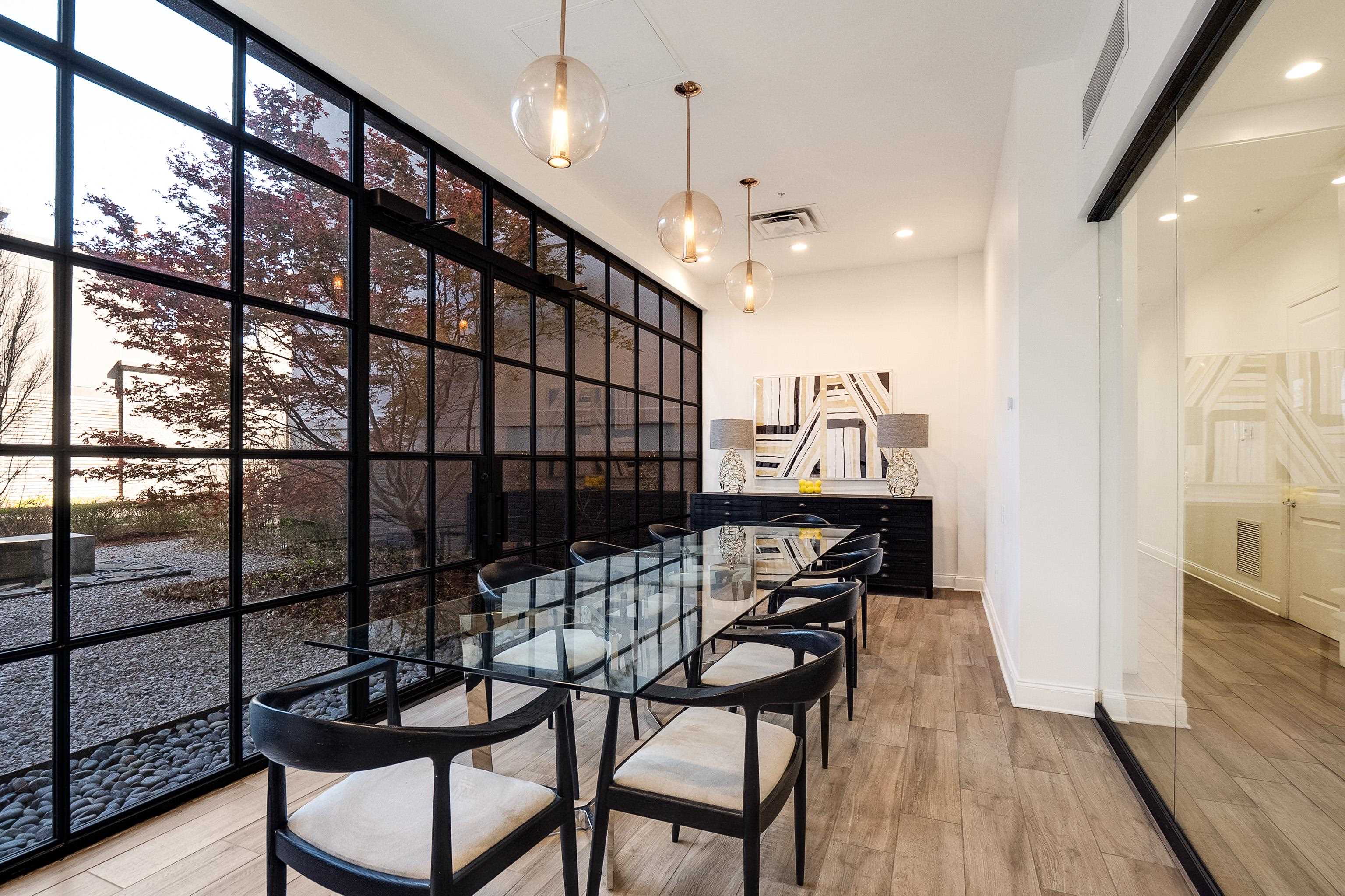 717 RIVERSIDE DR Unit: 909