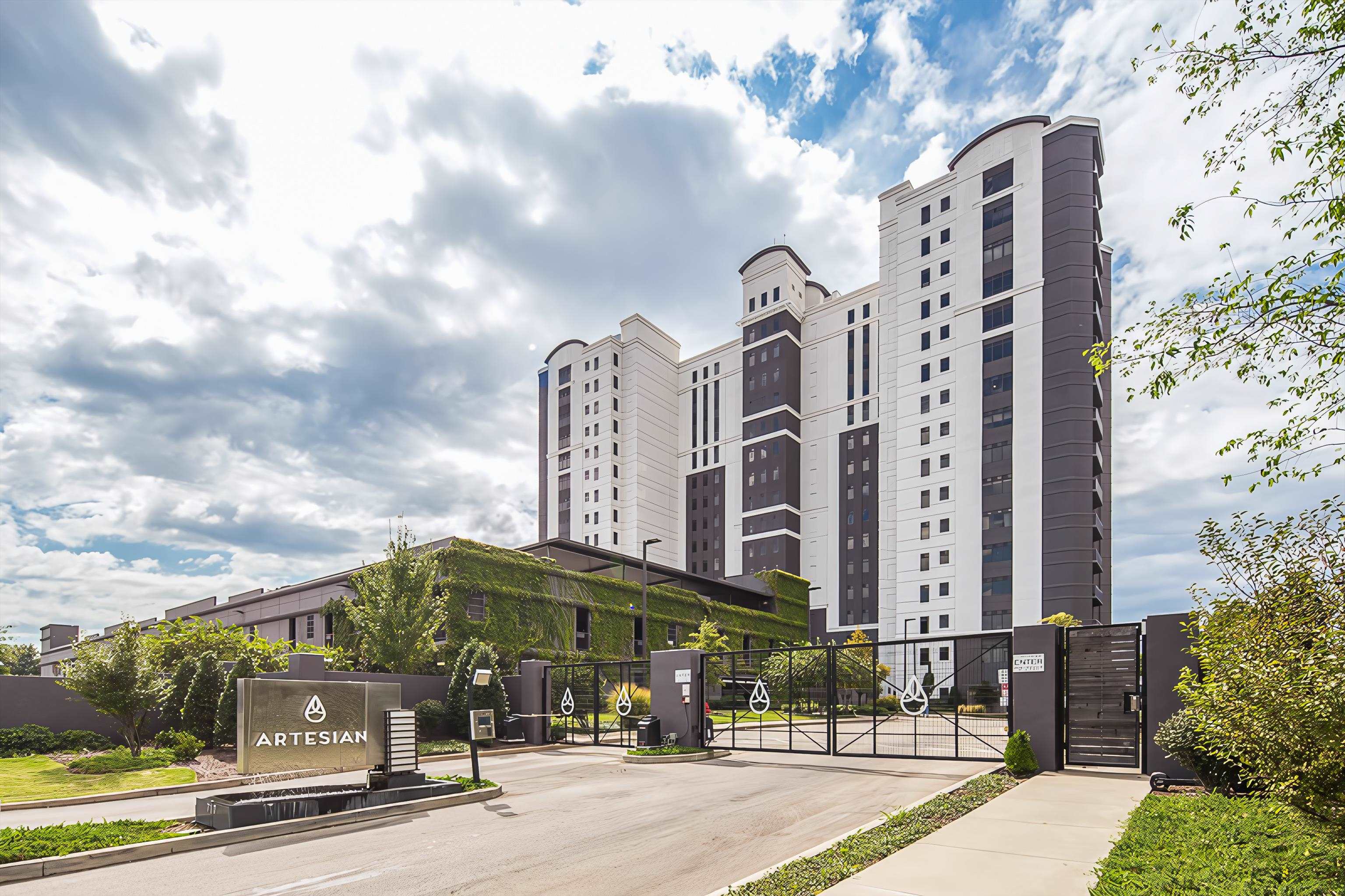 717 RIVERSIDE DR Unit: 909