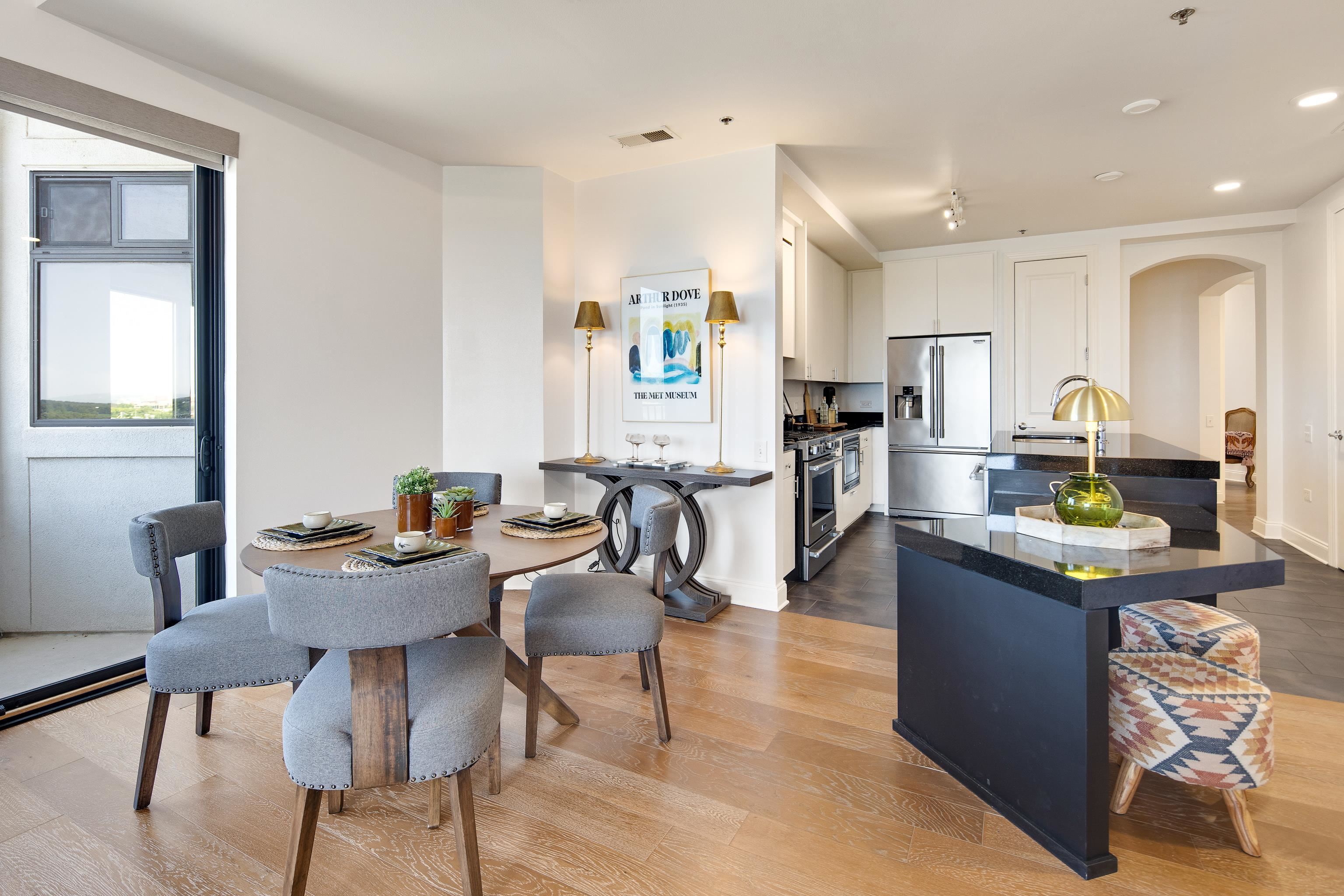 717 RIVERSIDE DR Unit: 909