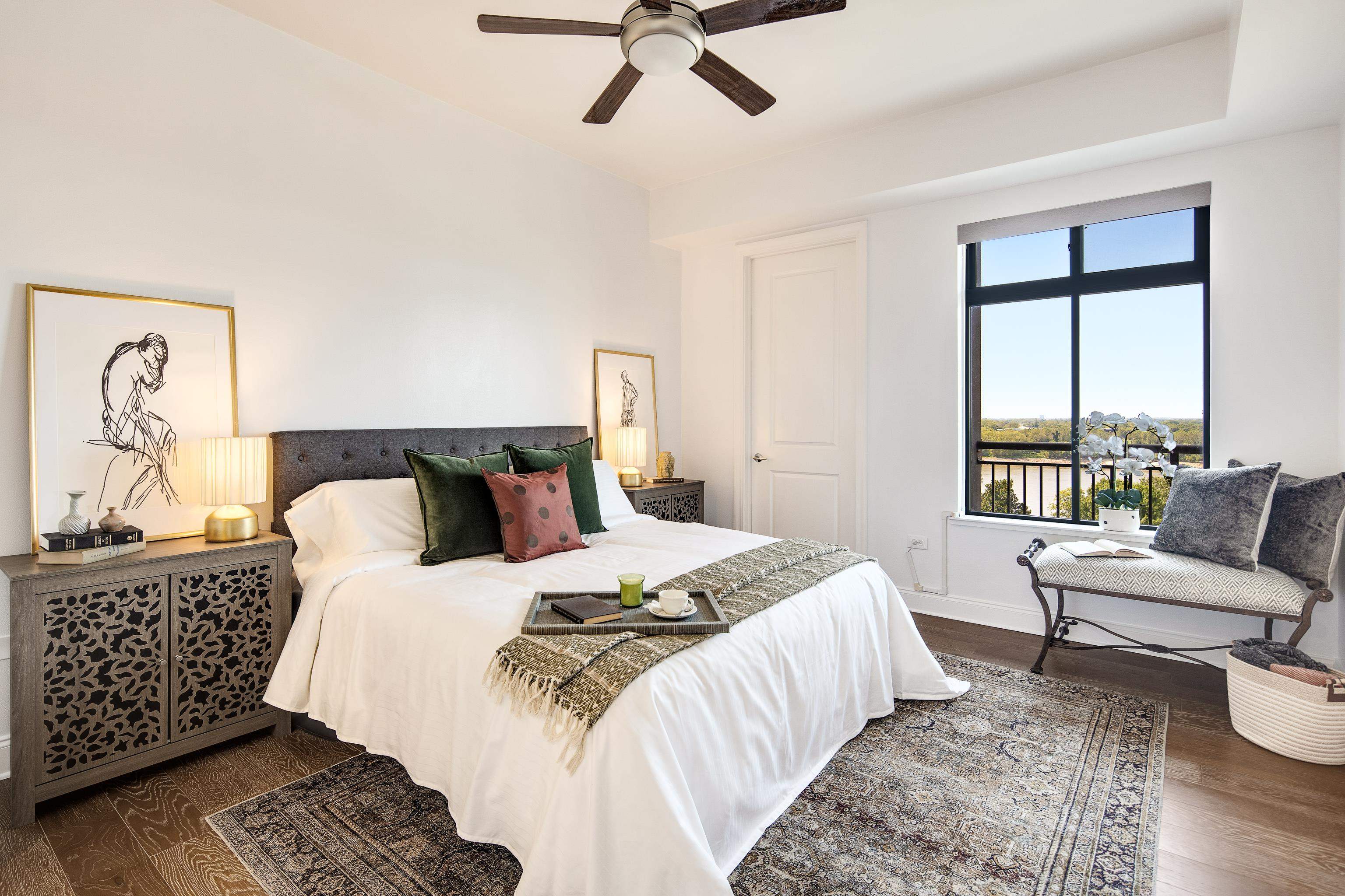 717 RIVERSIDE DR Unit: 909