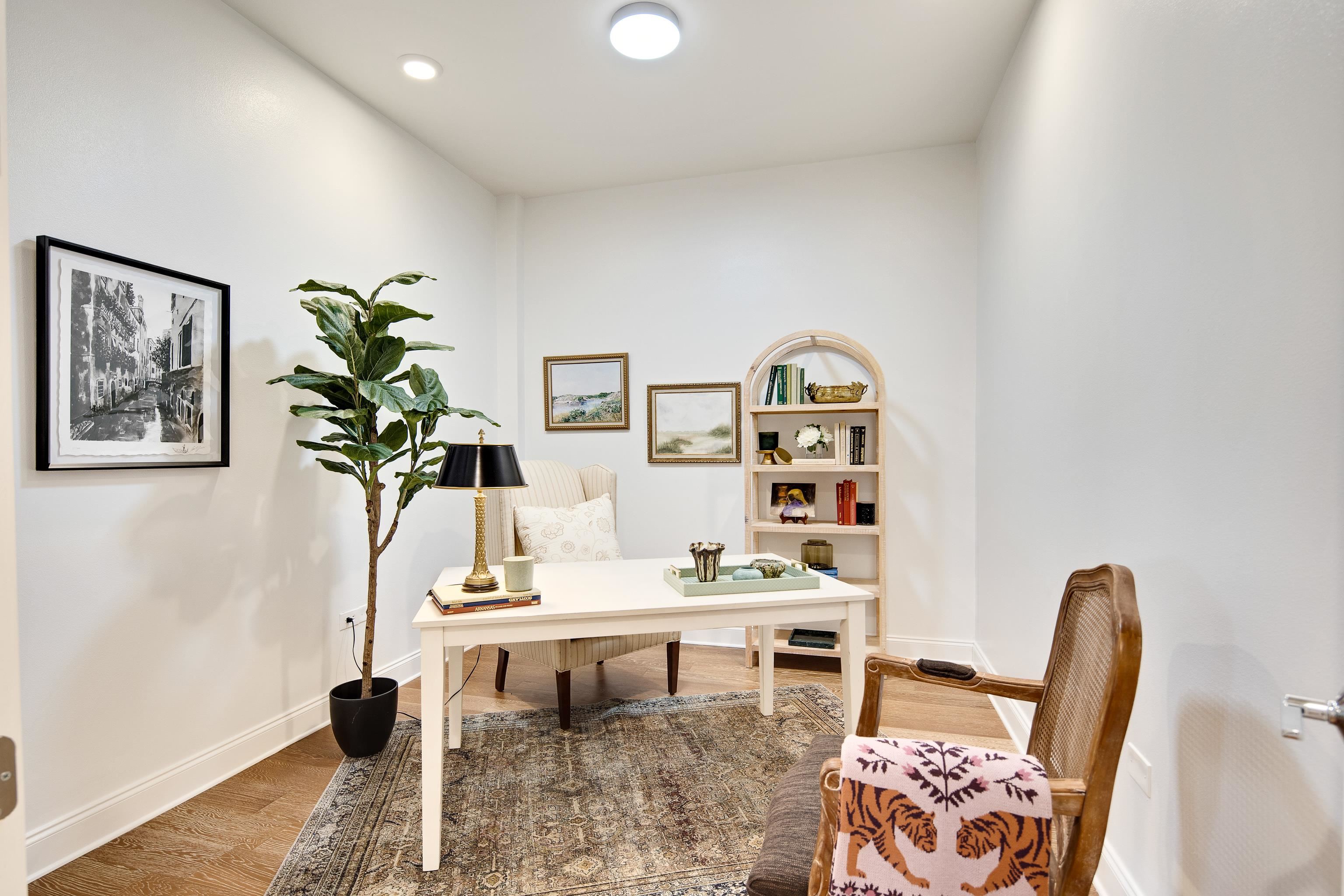 717 RIVERSIDE DR Unit: 909