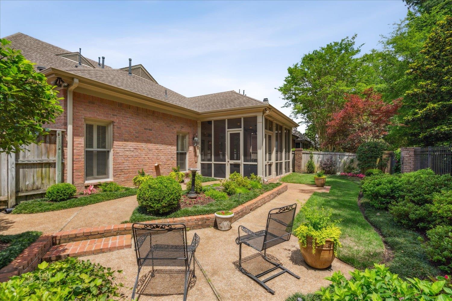 7283 OAKVILLE DR