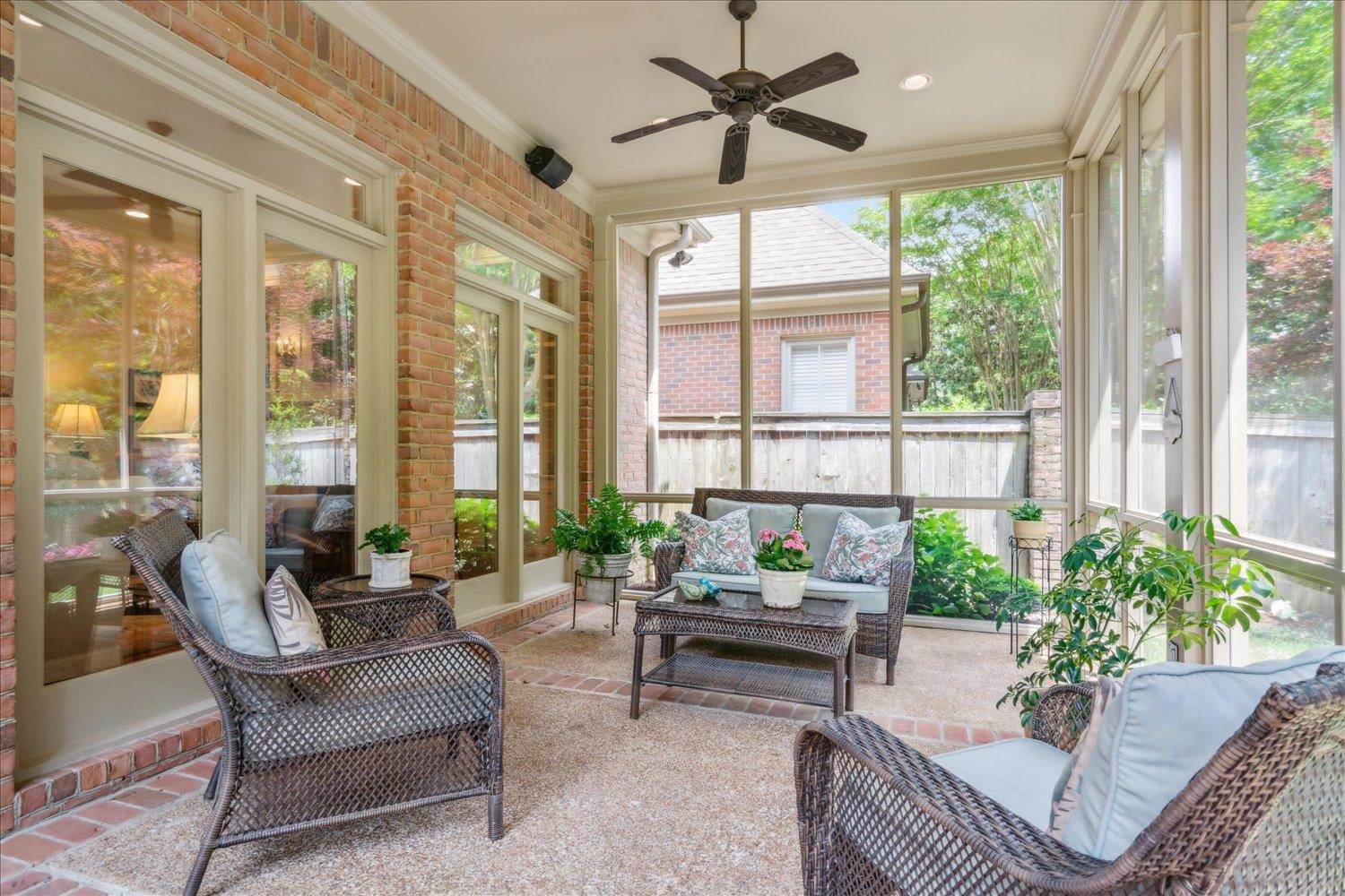 7283 OAKVILLE DR