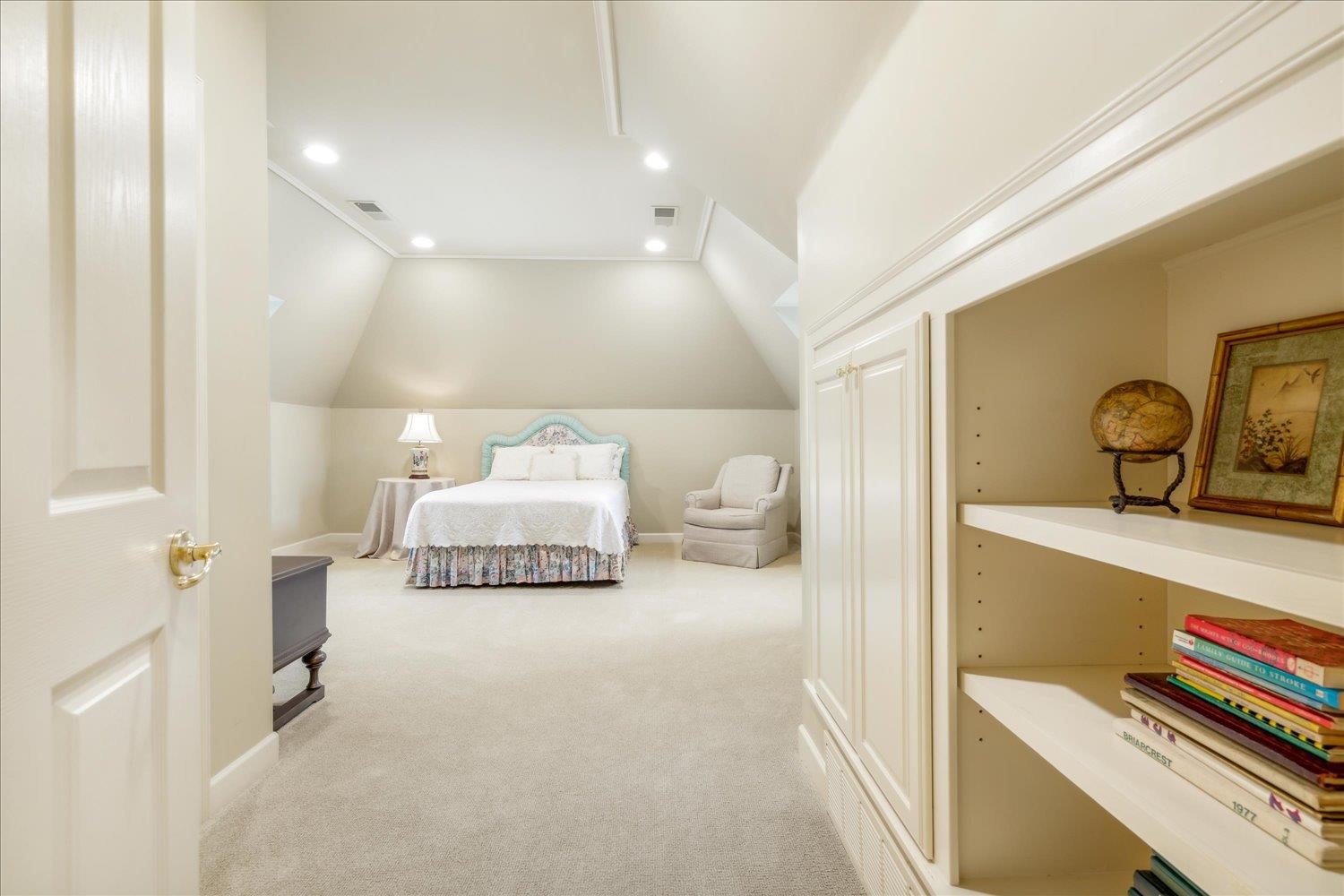 7283 OAKVILLE DR