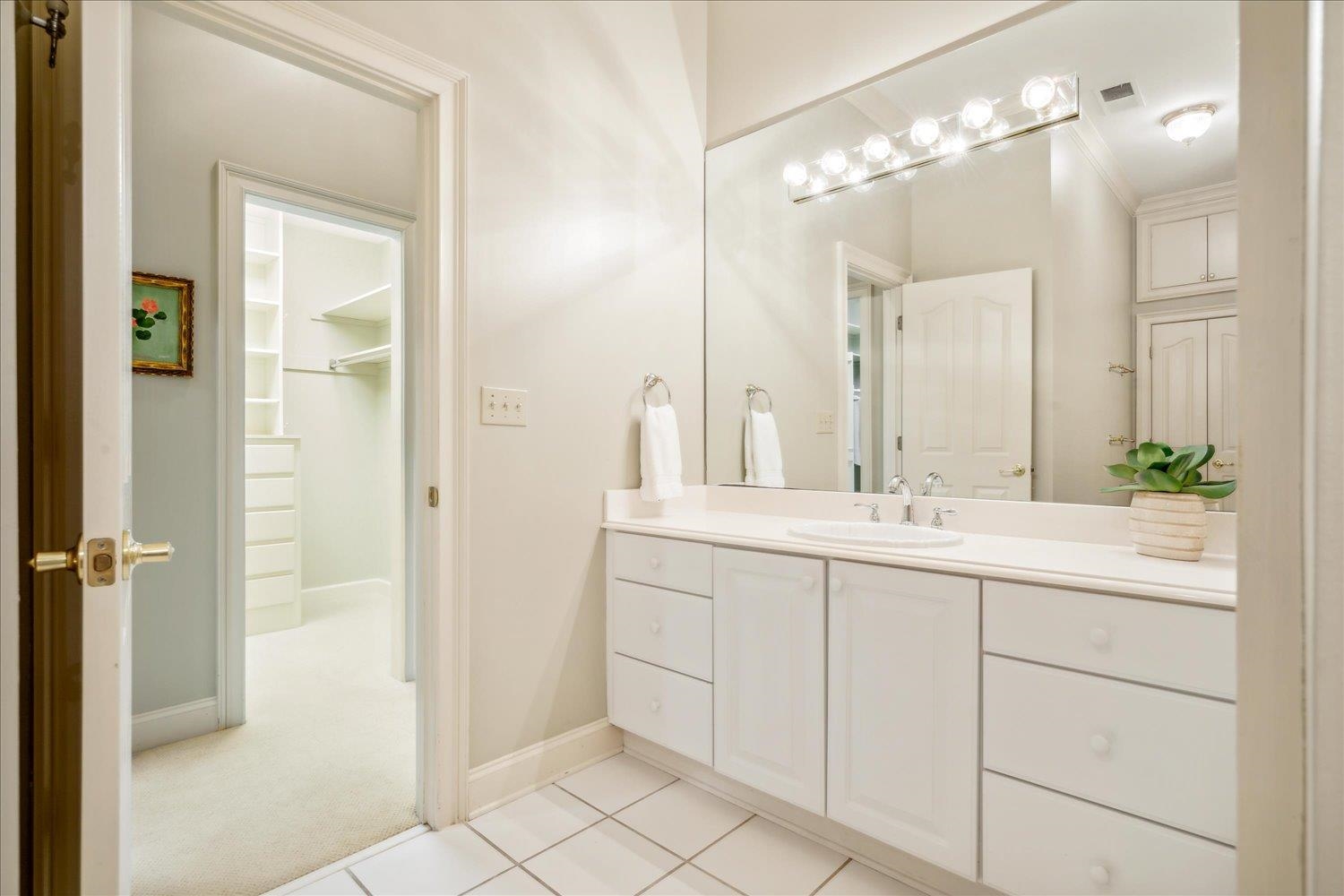 7283 OAKVILLE DR