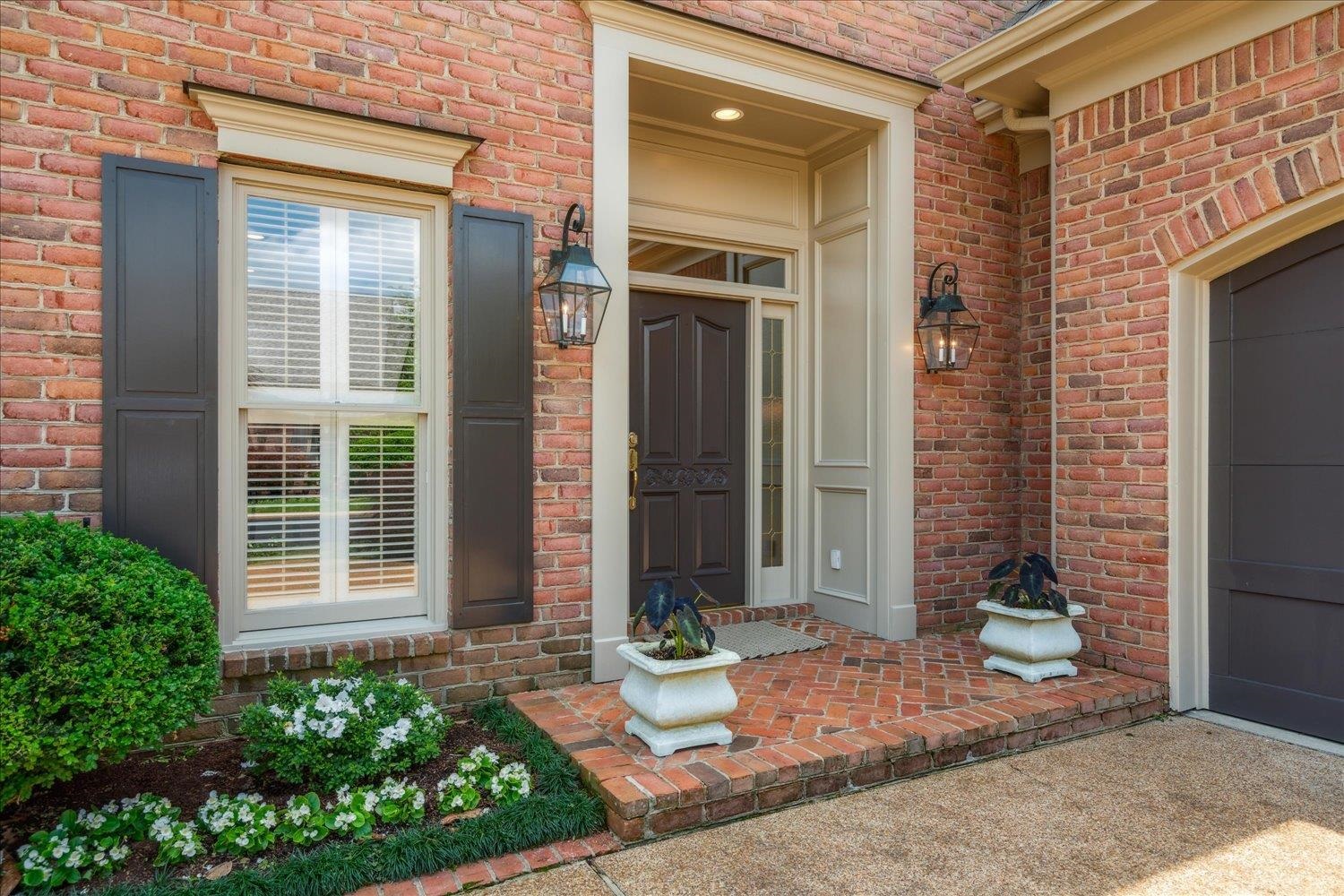 7283 OAKVILLE DR