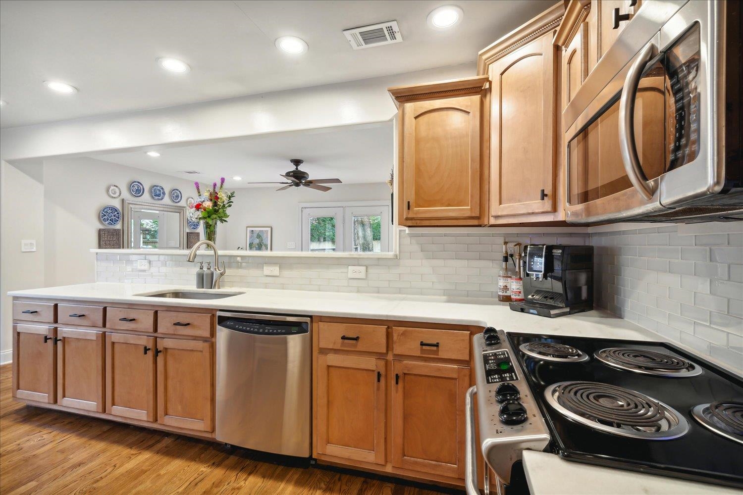 3569 AURORA CIR