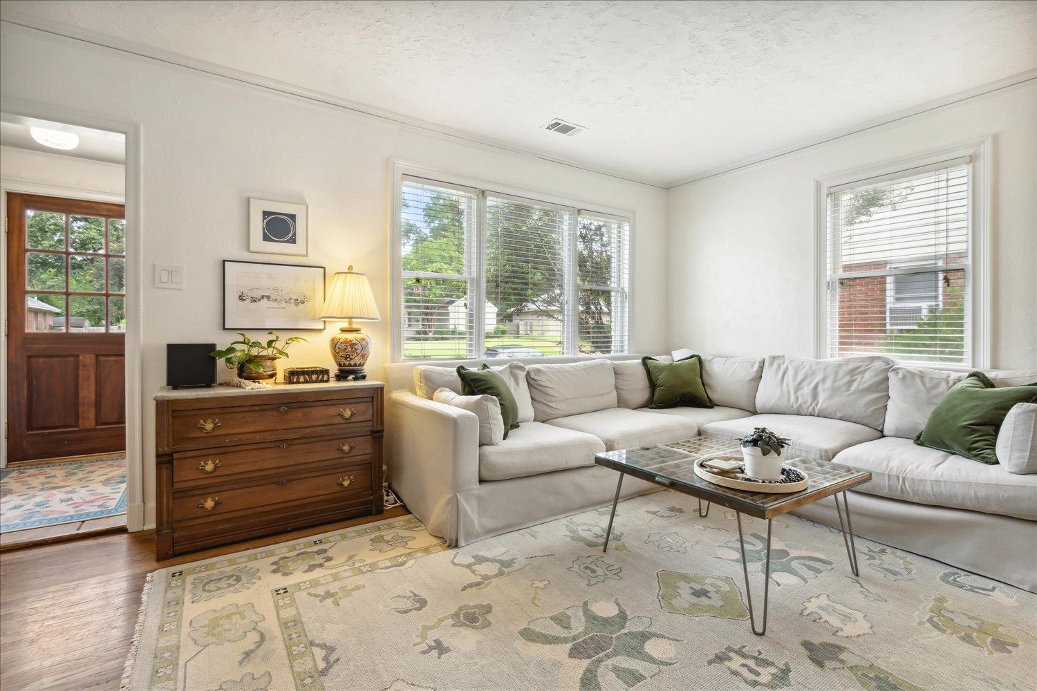 3569 AURORA CIR