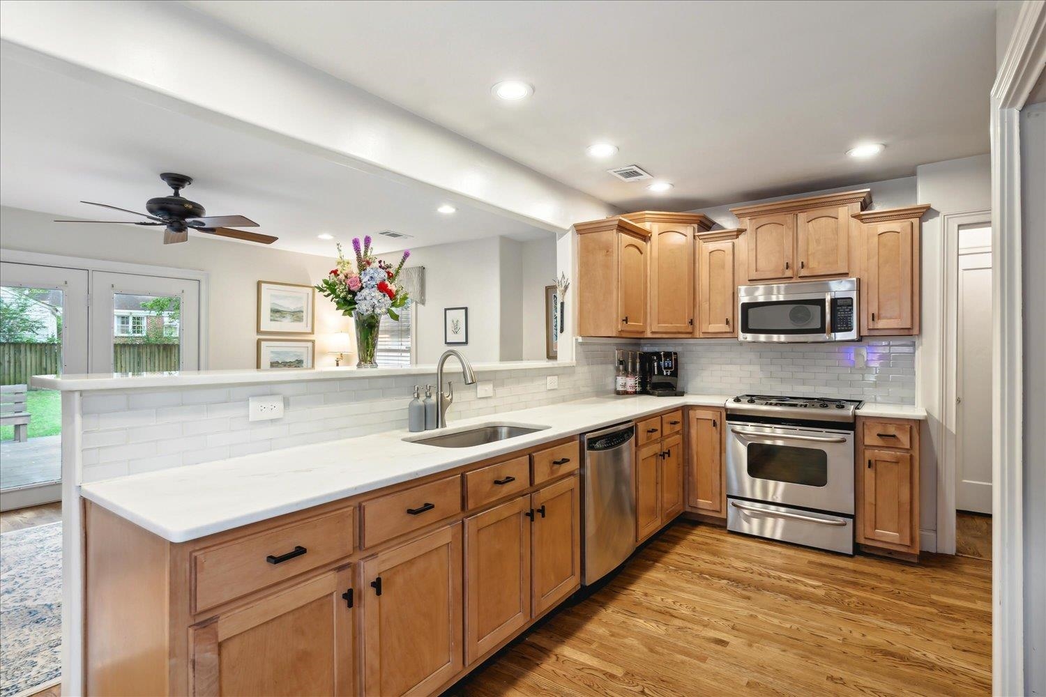 3569 AURORA CIR