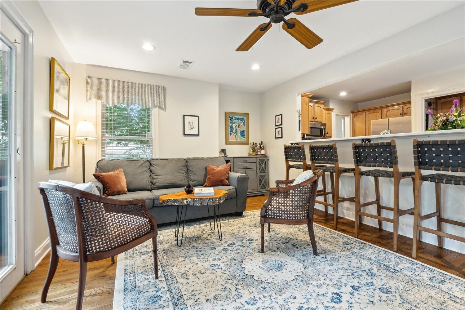 3569 AURORA CIR