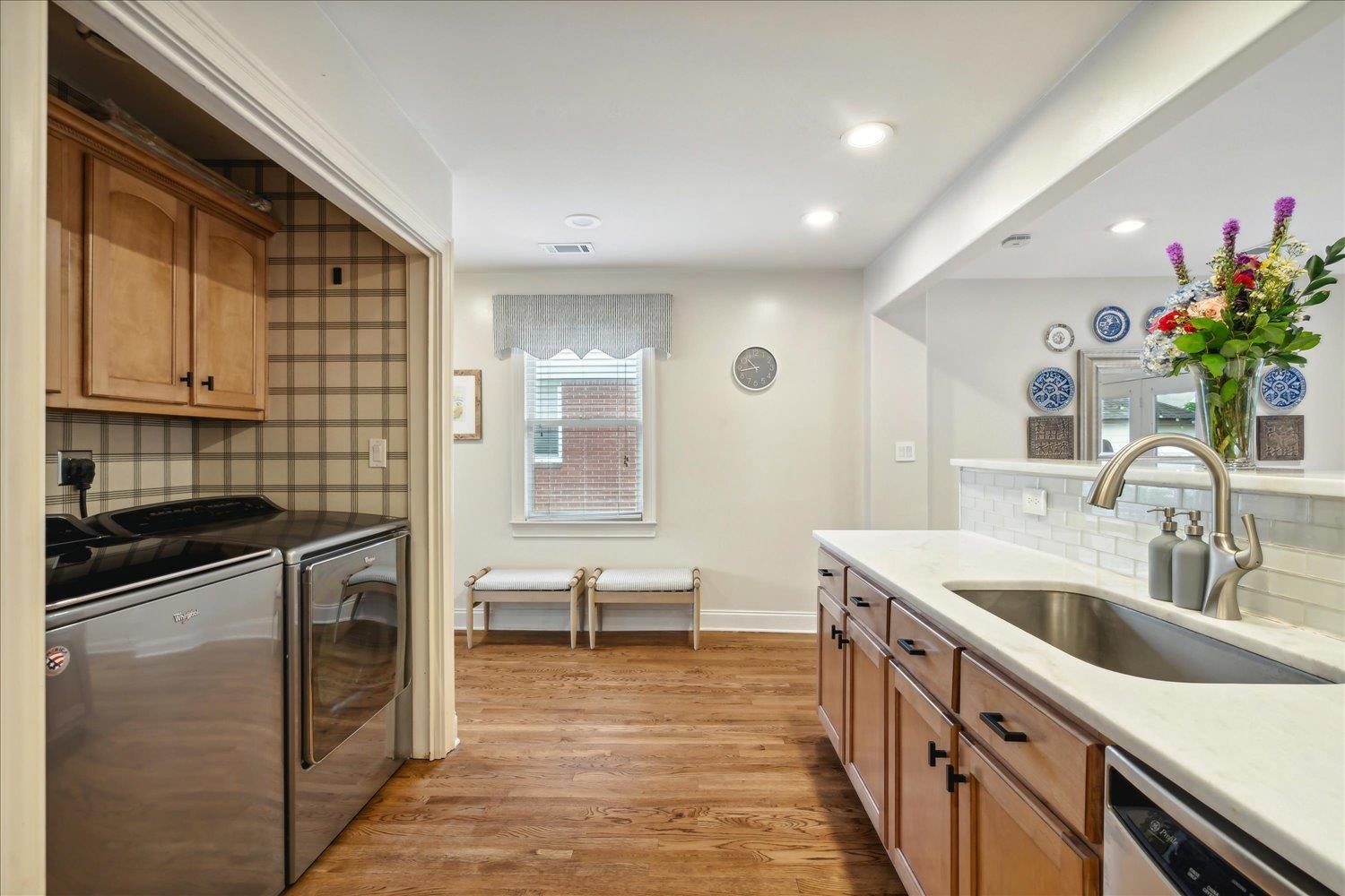3569 AURORA CIR