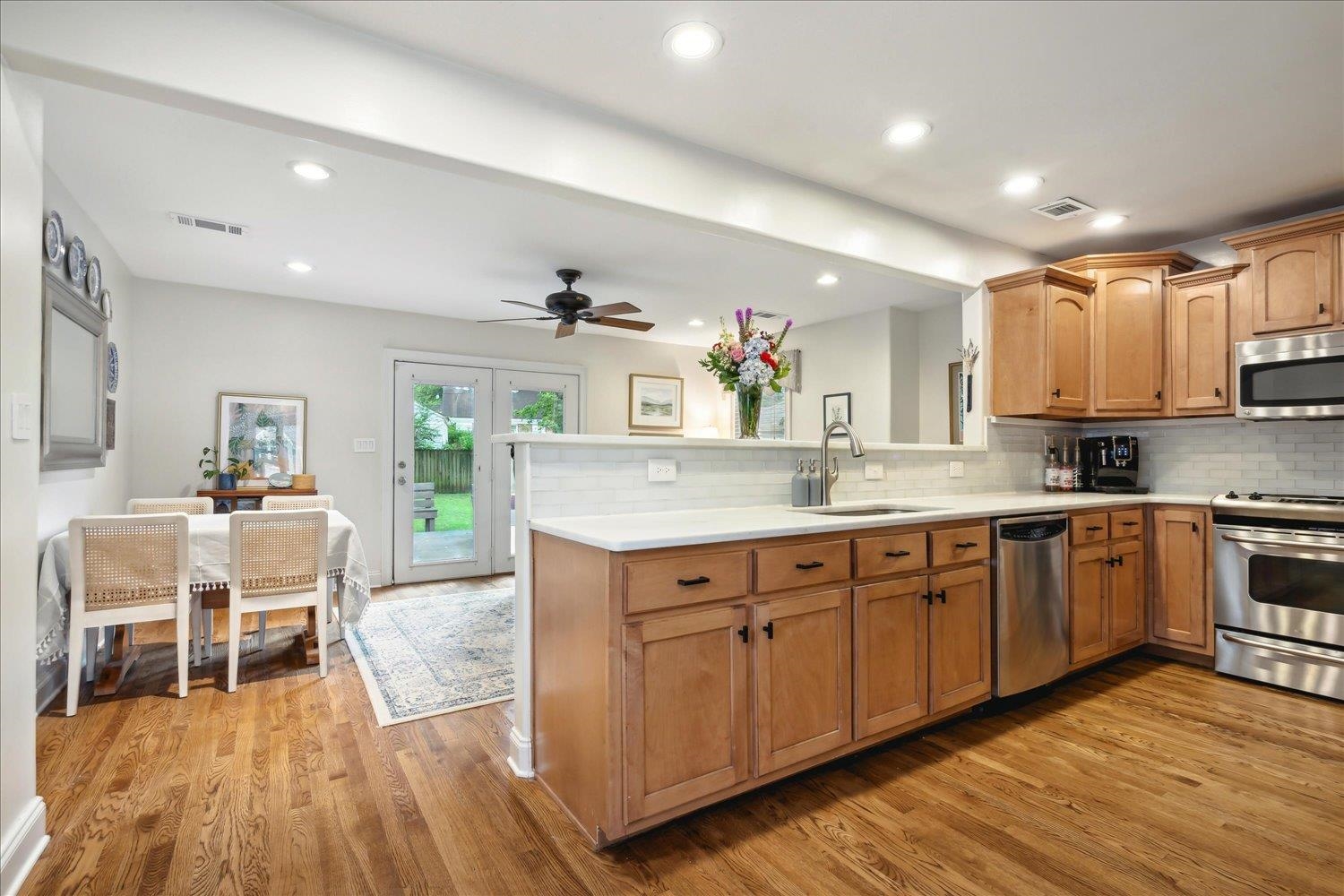 3569 AURORA CIR