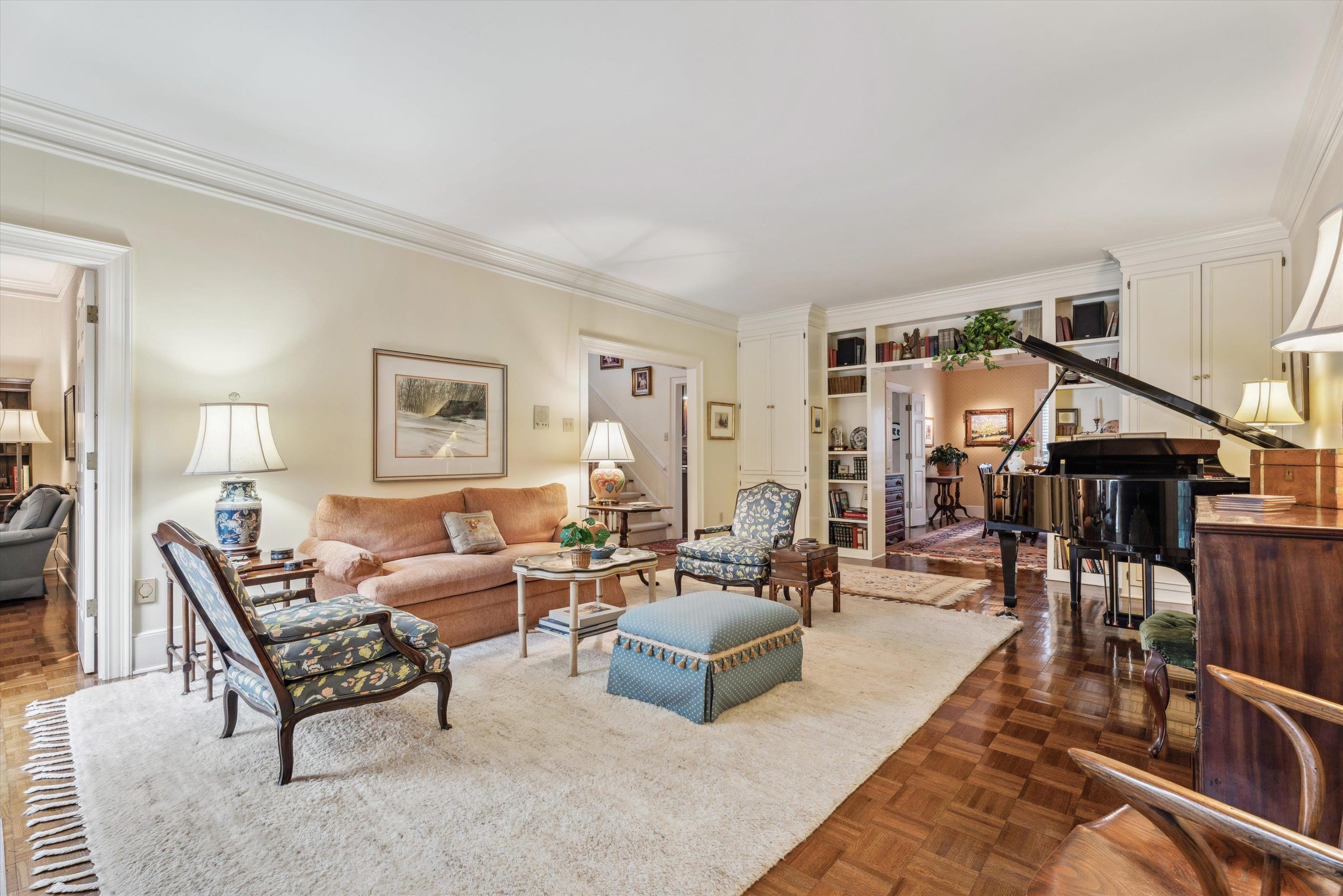 226 WINDOVER GROVE DR