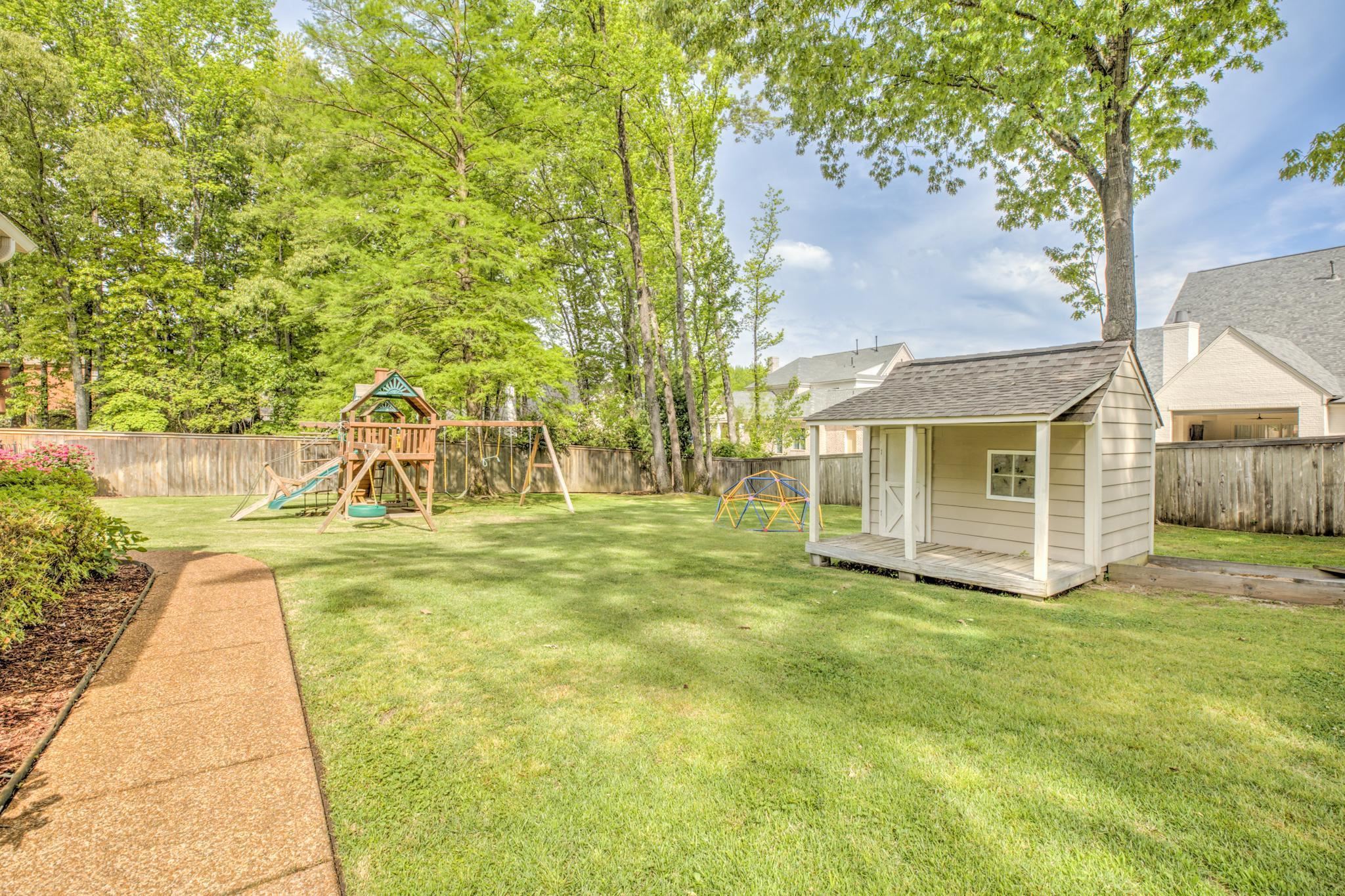 7076 MAY WOODS LN